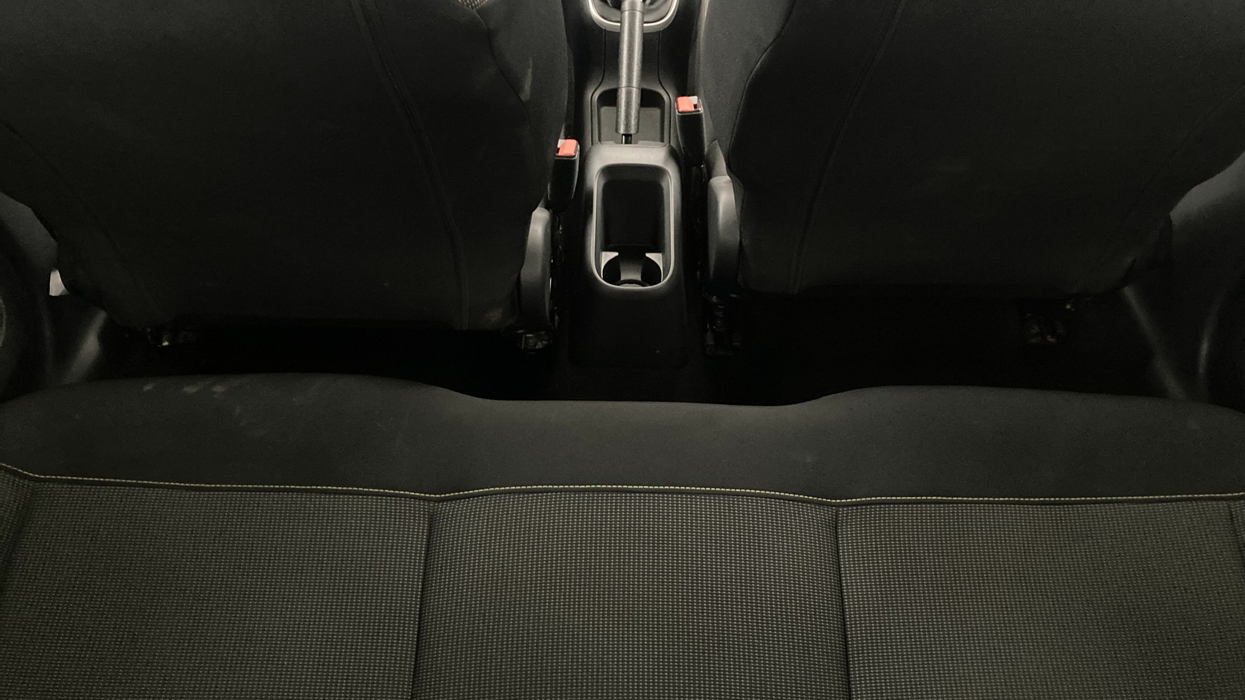 citroen c3 origin max 1.2 PURETECH 83 2024 negro perla nera / blanco 21