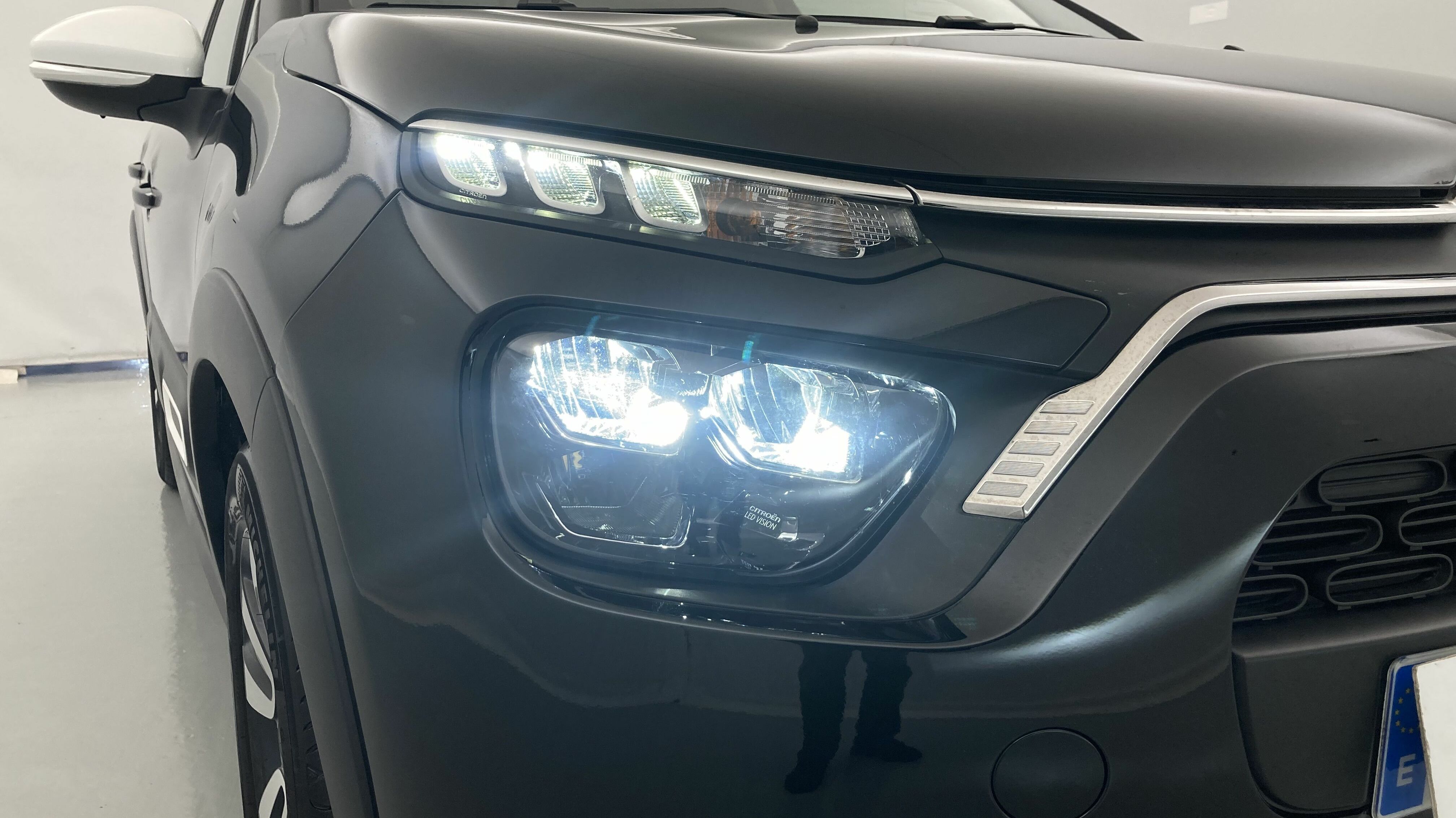 citroen c3 origin max 1.2 PURETECH 83 2024 negro perla nera / blanco 28