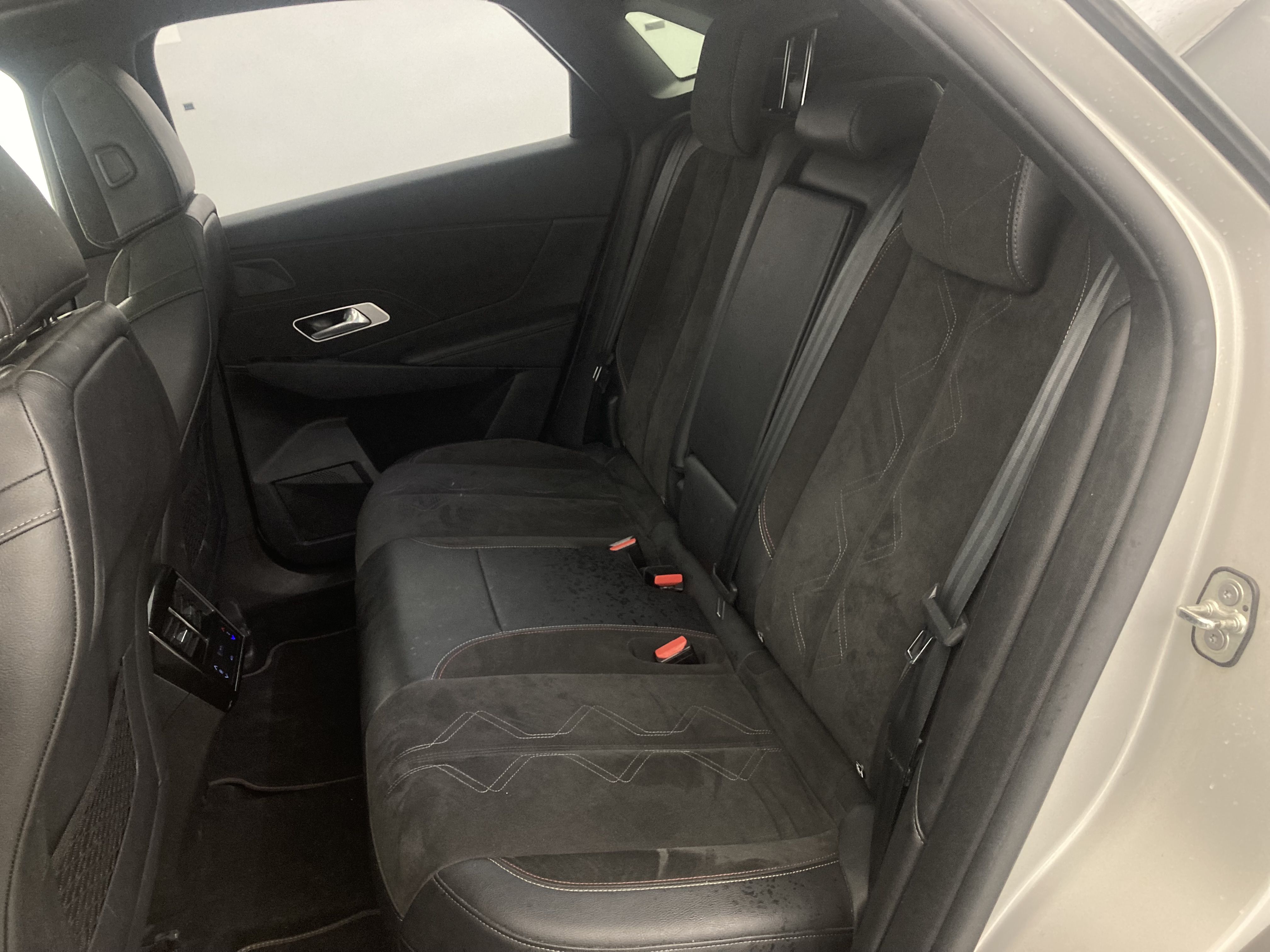 ds ds7 crossback performance line + E-TENSE 300 CA 2022 crystal pearl 18