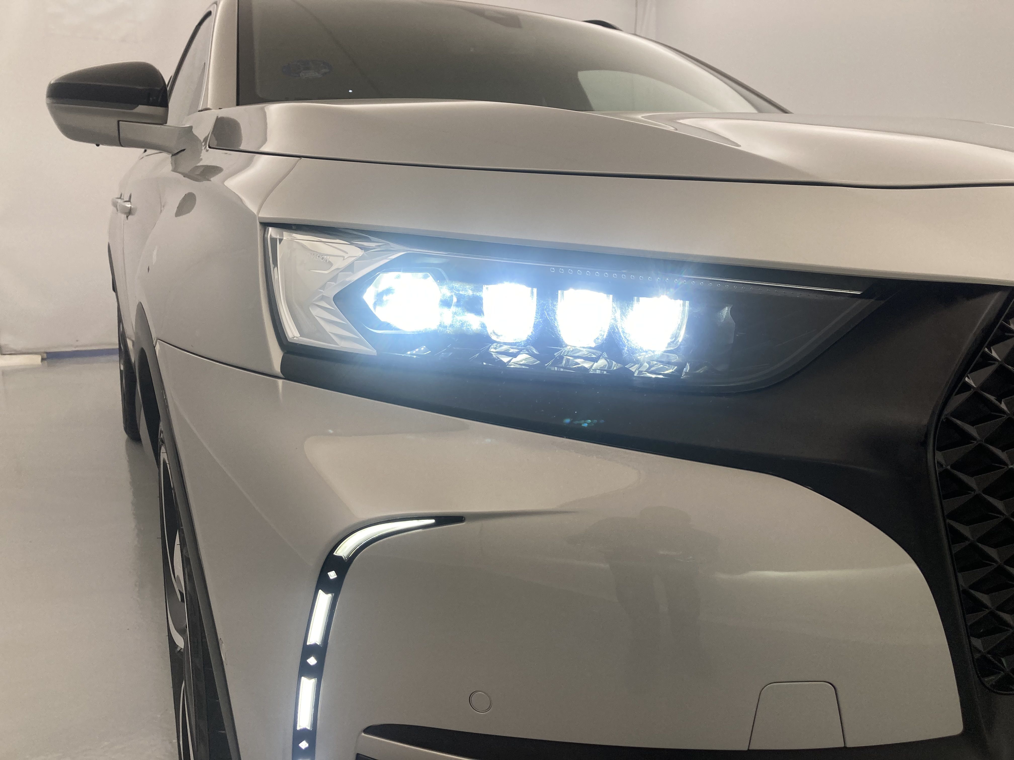 ds ds7 crossback performance line + E-TENSE 300 CA 2022 crystal pearl 26