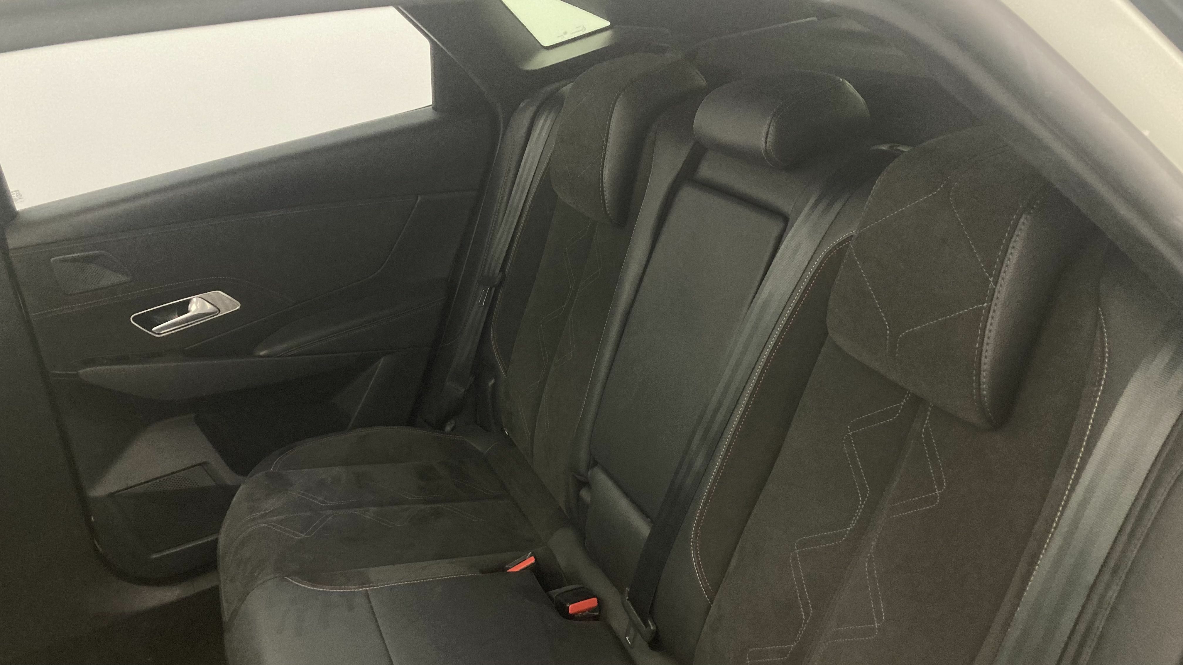 ds ds7 crossback performance line + E-TENSE 300 CA 2022 blanco nacarado 20