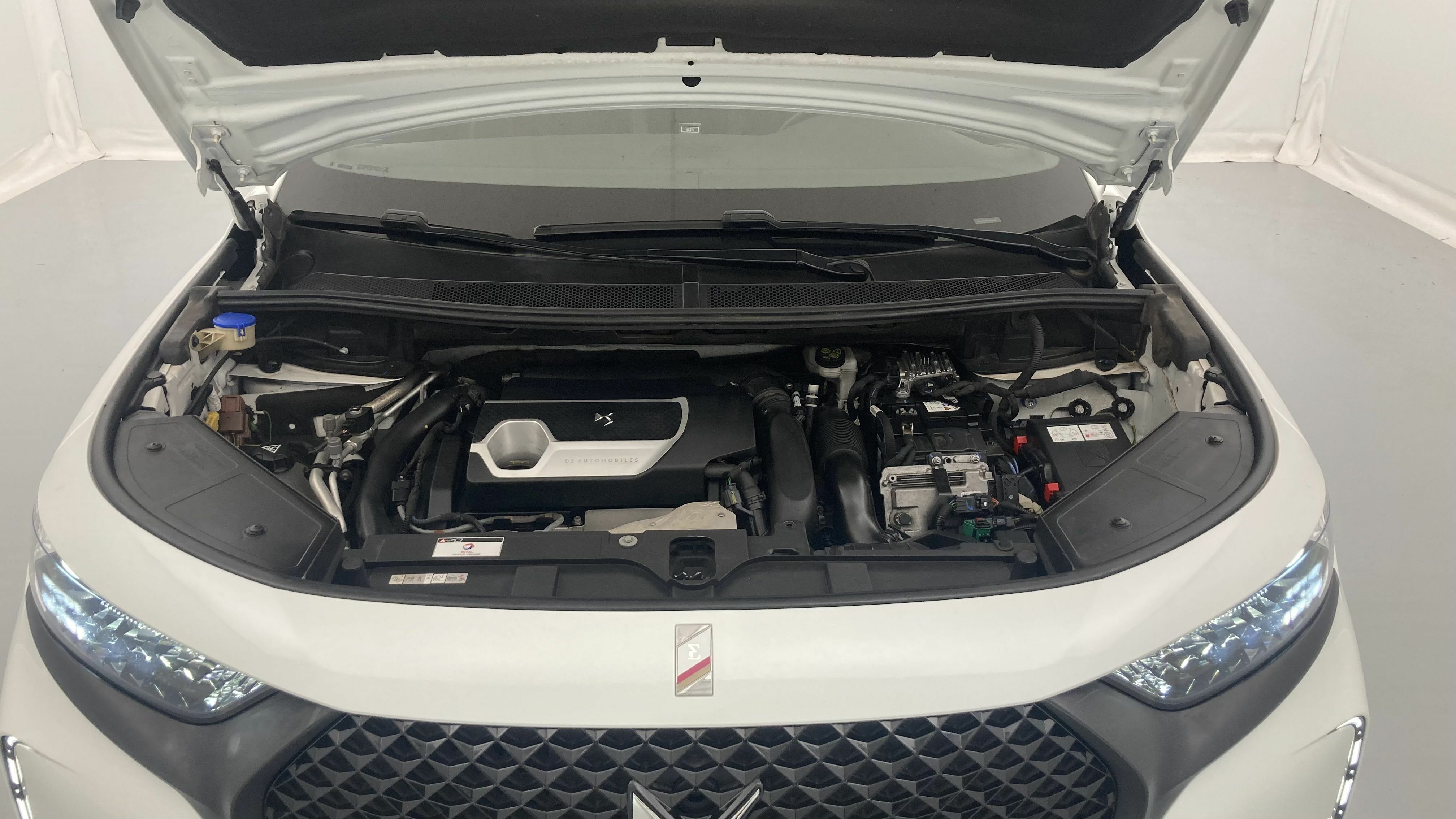 ds ds7 crossback performance line + E-TENSE 300 CA 2022 blanco nacarado 24