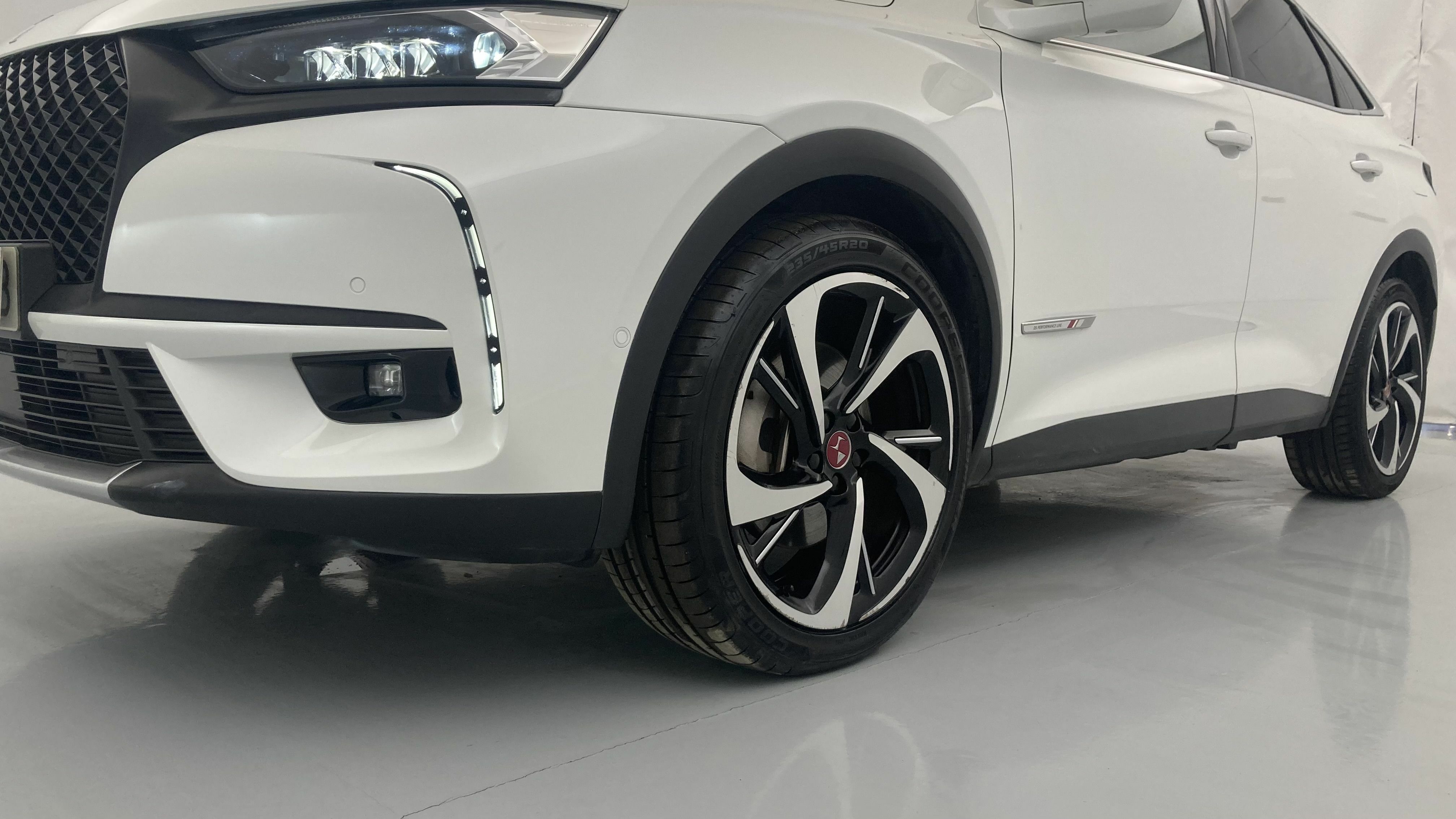 ds ds7 crossback performance line + E-TENSE 300 CA 2022 blanco nacarado 25