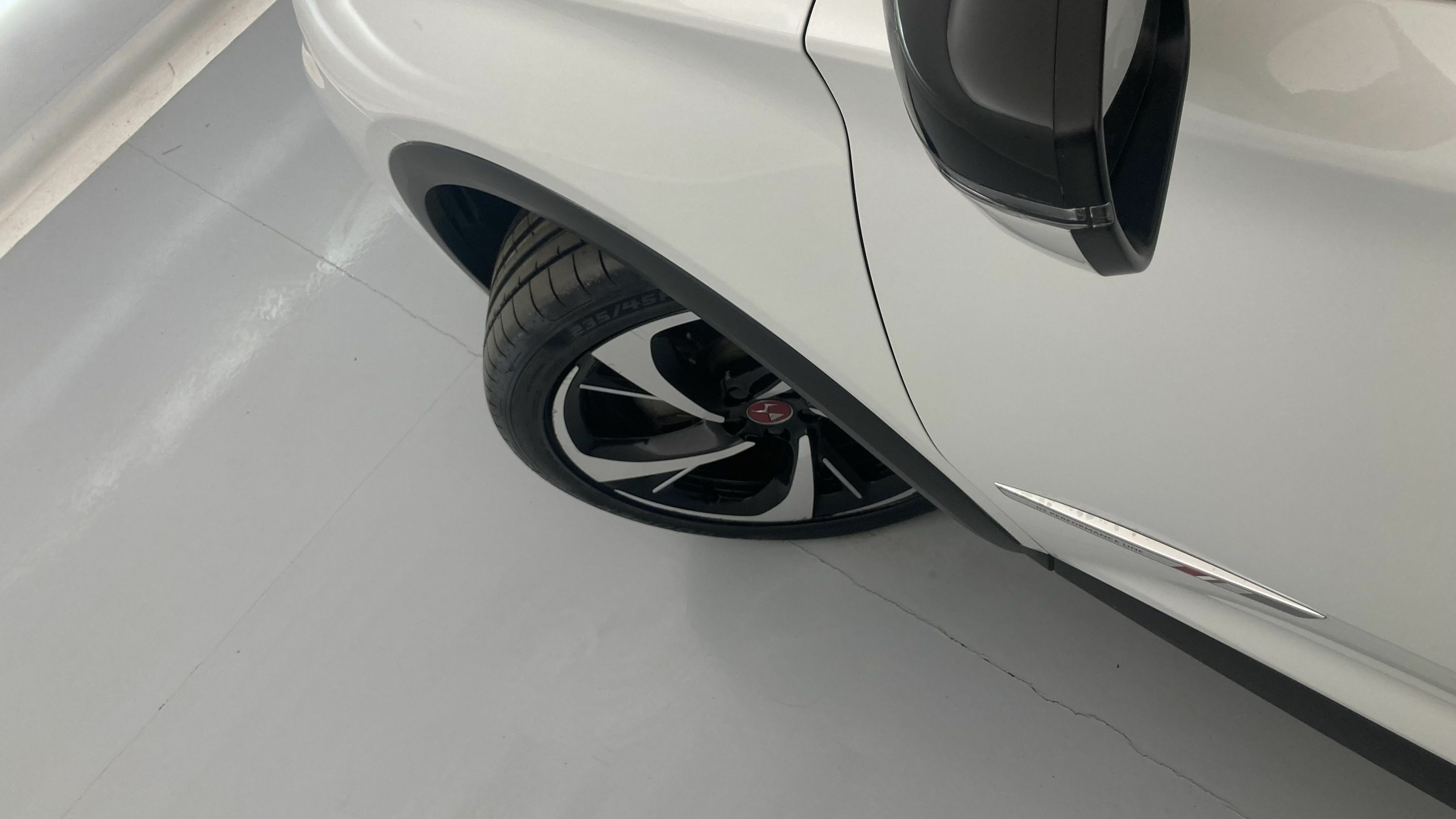 ds ds7 crossback performance line + E-TENSE 300 CA 2022 blanco nacarado 27