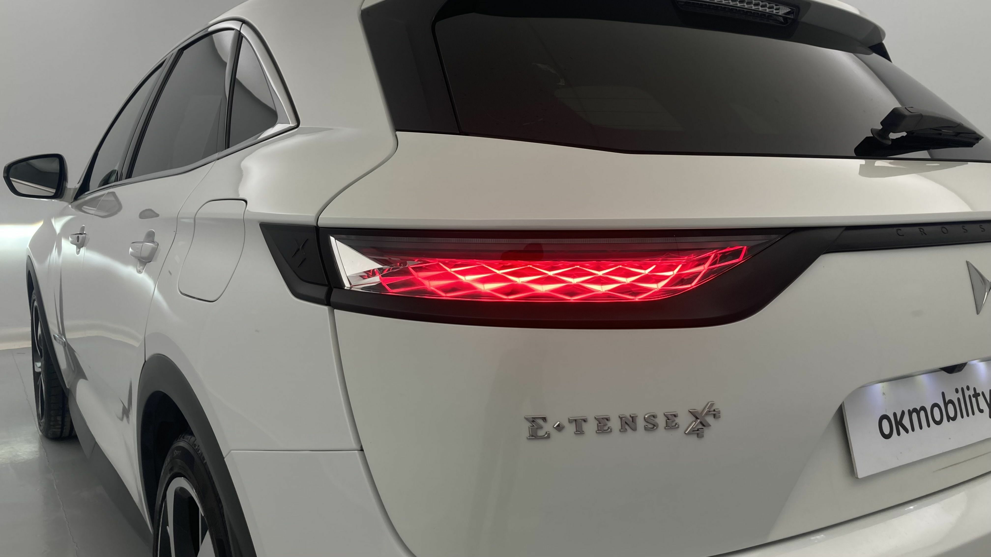 ds ds7 crossback performance line + E-TENSE 300 CA 2022 blanco nacarado 29