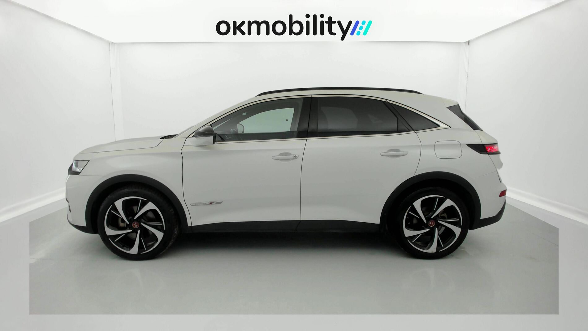 ds ds7 crossback performance line + E-TENSE 300 CA 2022 blanco nacarado 5