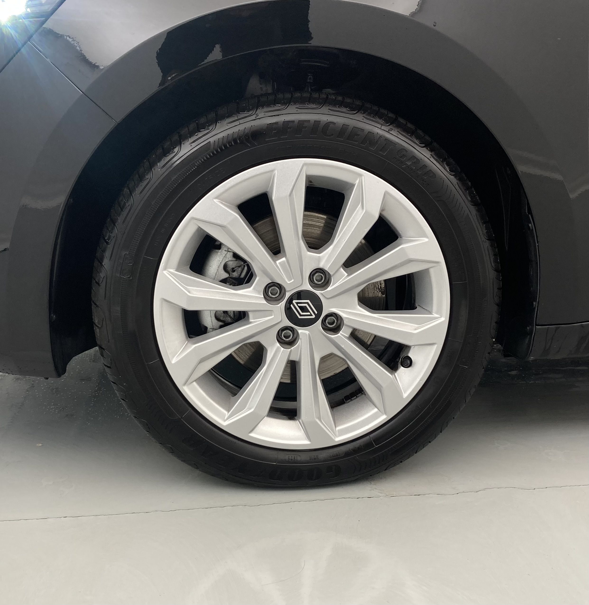 renault clio evolution 1.5 DCI 100 2025 negro brillante 27