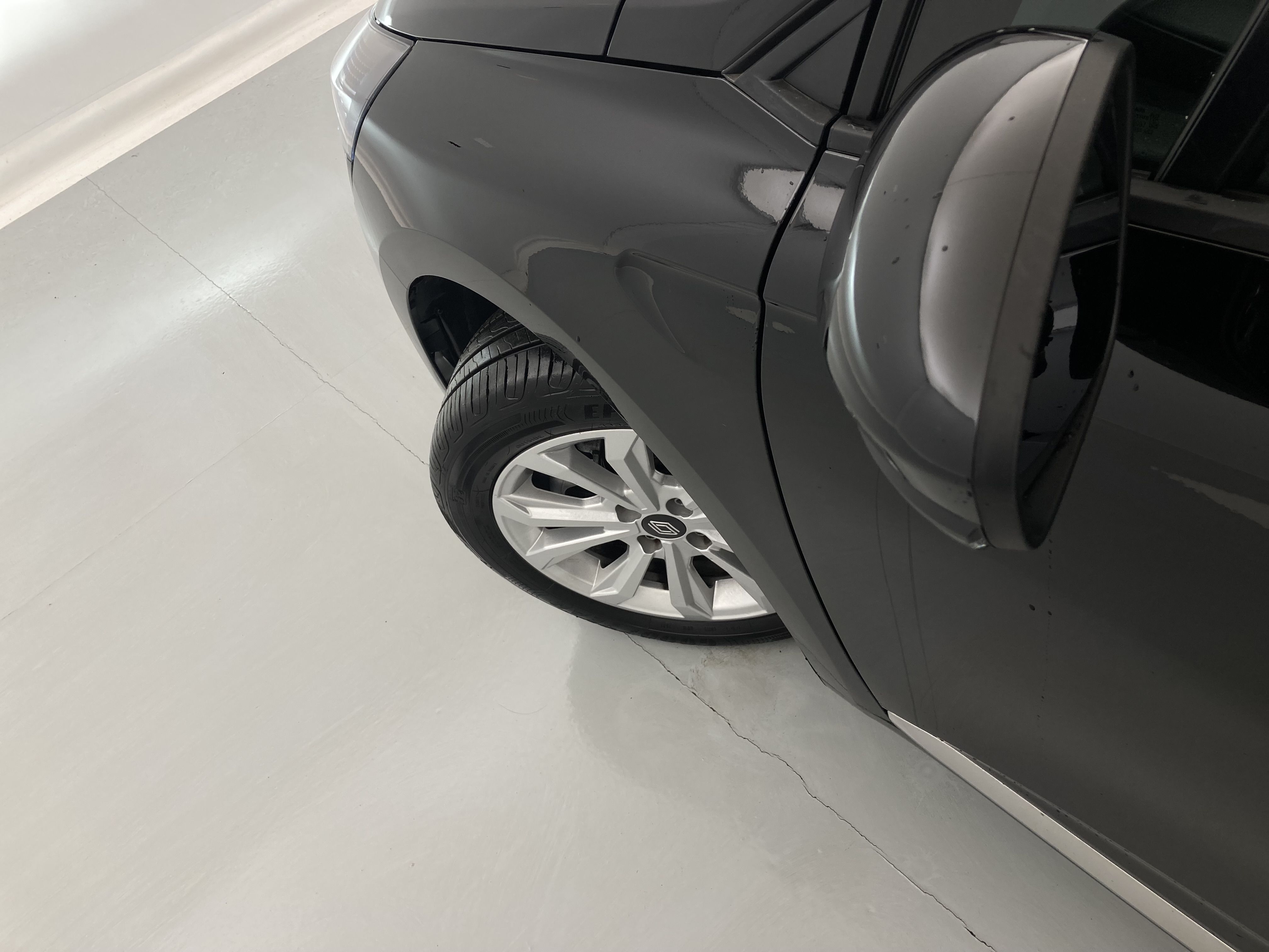 renault clio evolution 1.5 DCI 100 2025 negro brillante 29