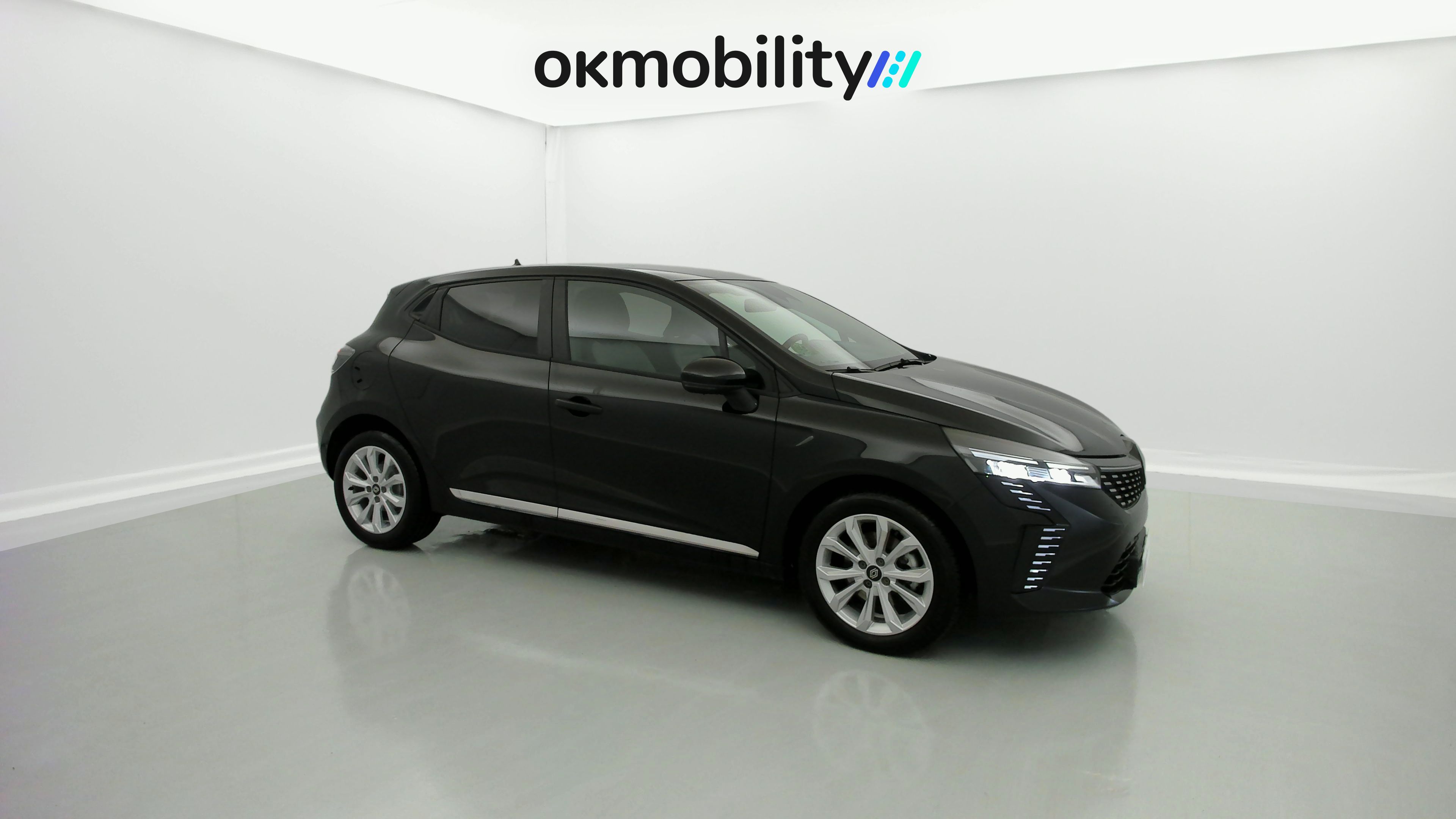 renault clio evolution 1.5 DCI 100 2025 negro brillante 3