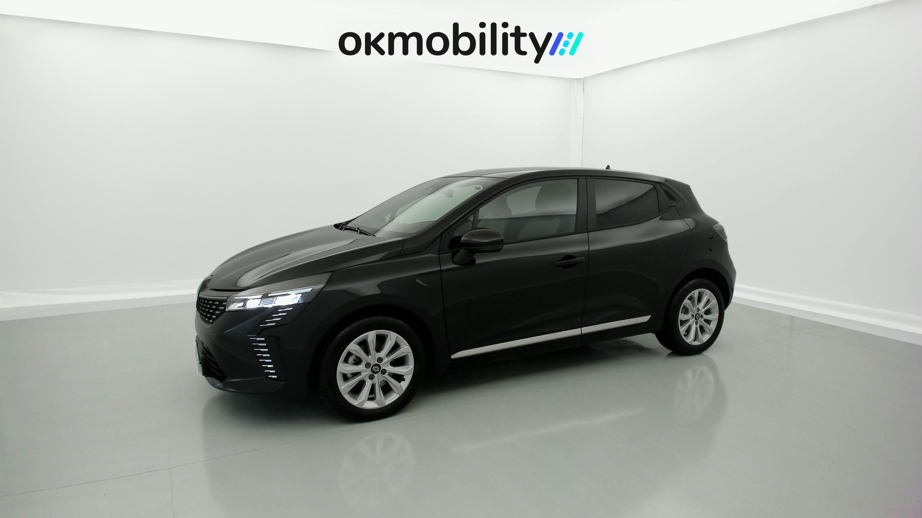 renault clio evolution 1.5 DCI 100 2025 negro brillante 5