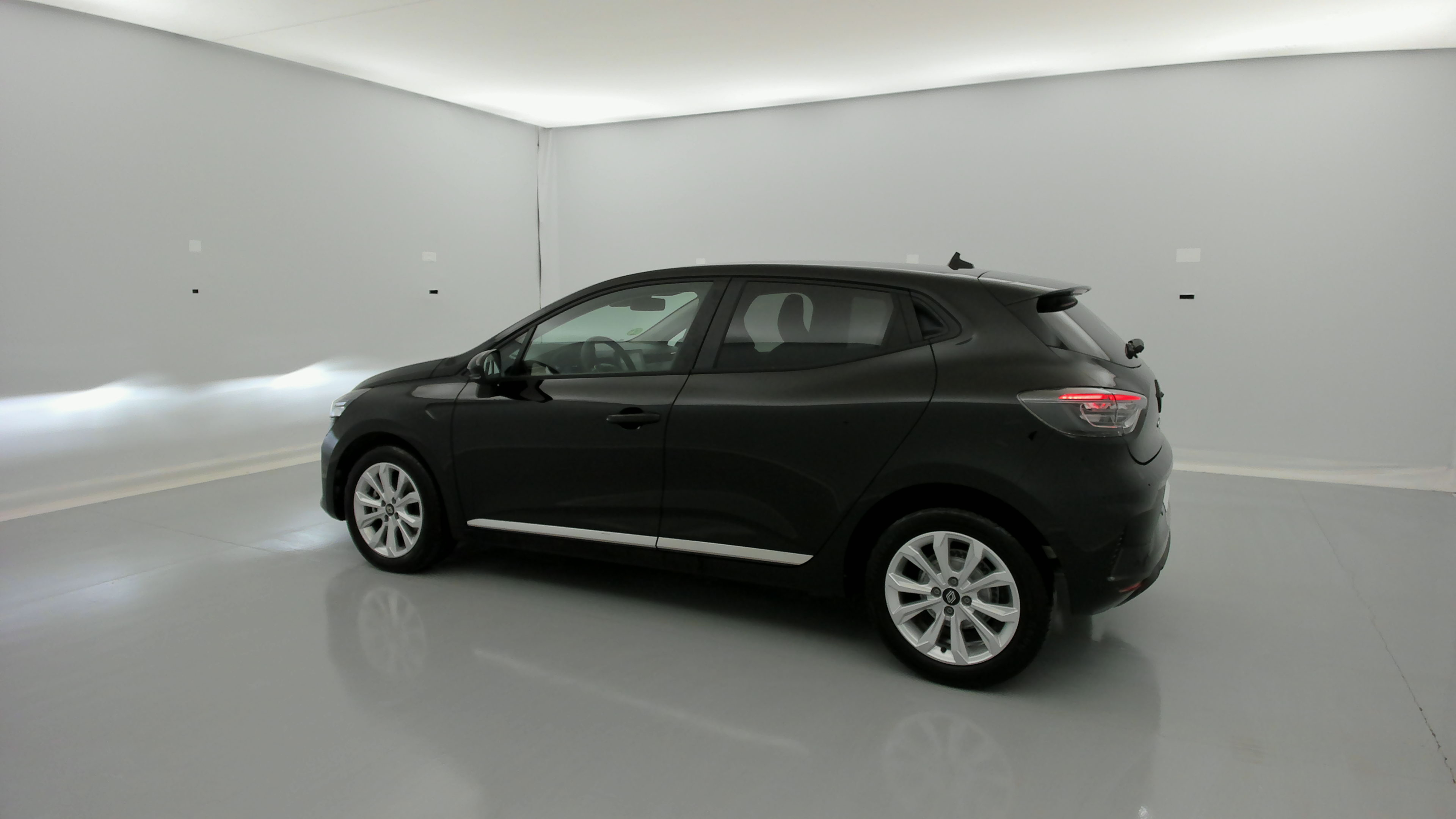 renault clio evolution 1.5 DCI 100 2025 negro brillante 8