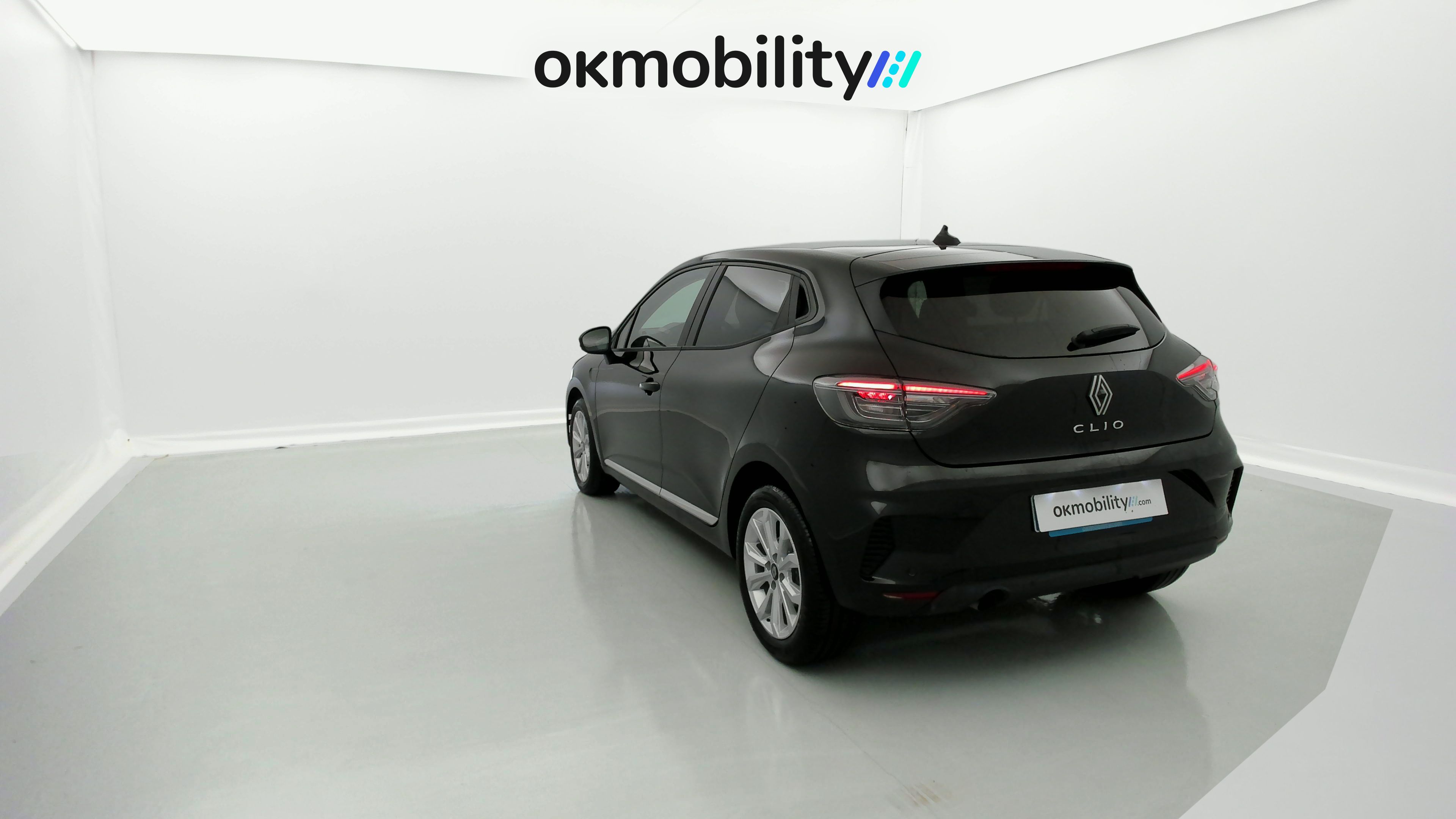 renault clio evolution 1.5 DCI 100 2025 negro brillante 9