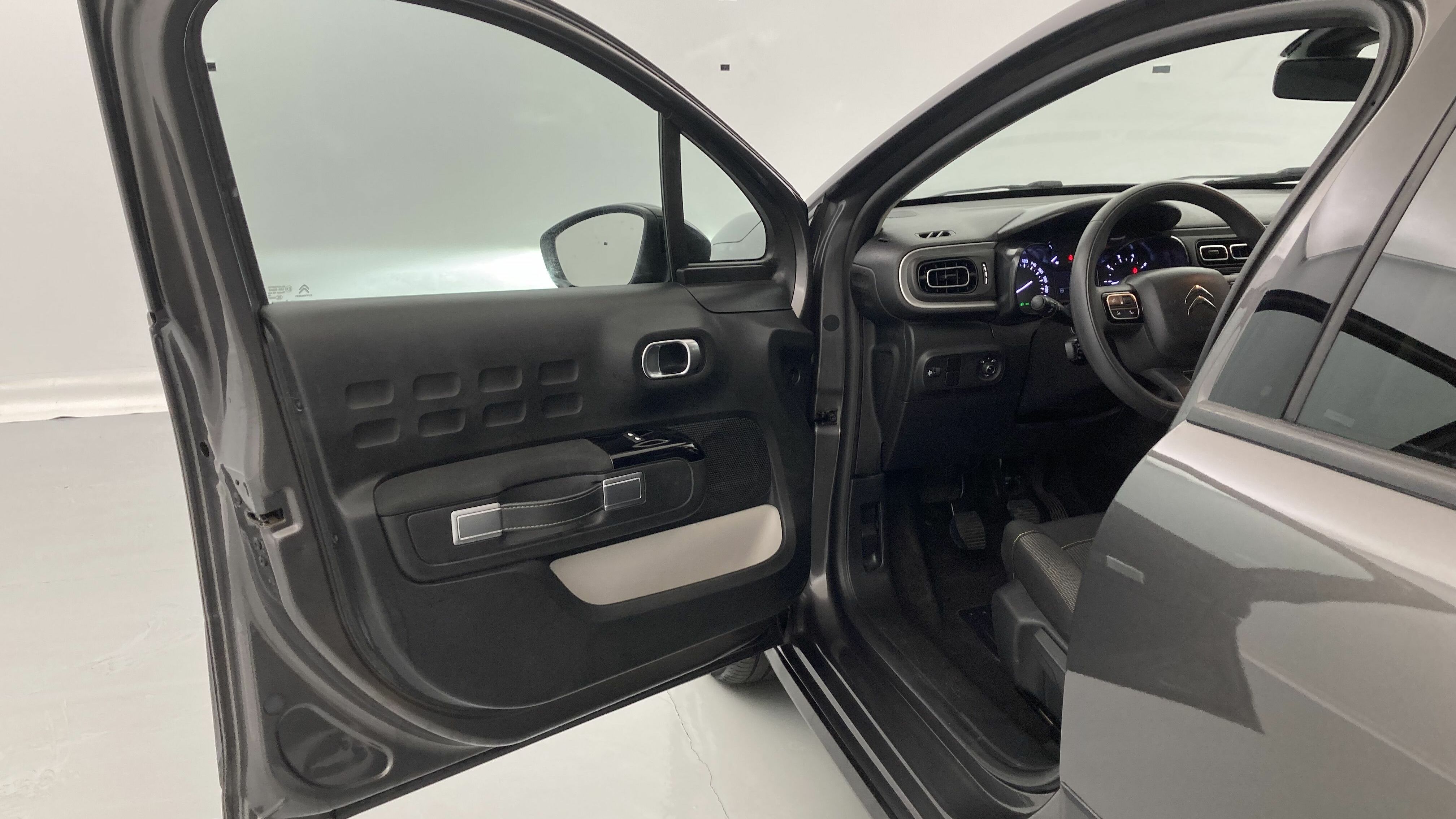 citroen c3 origin max 1.2 PURETECH 83 2024 gris platino / negro 12