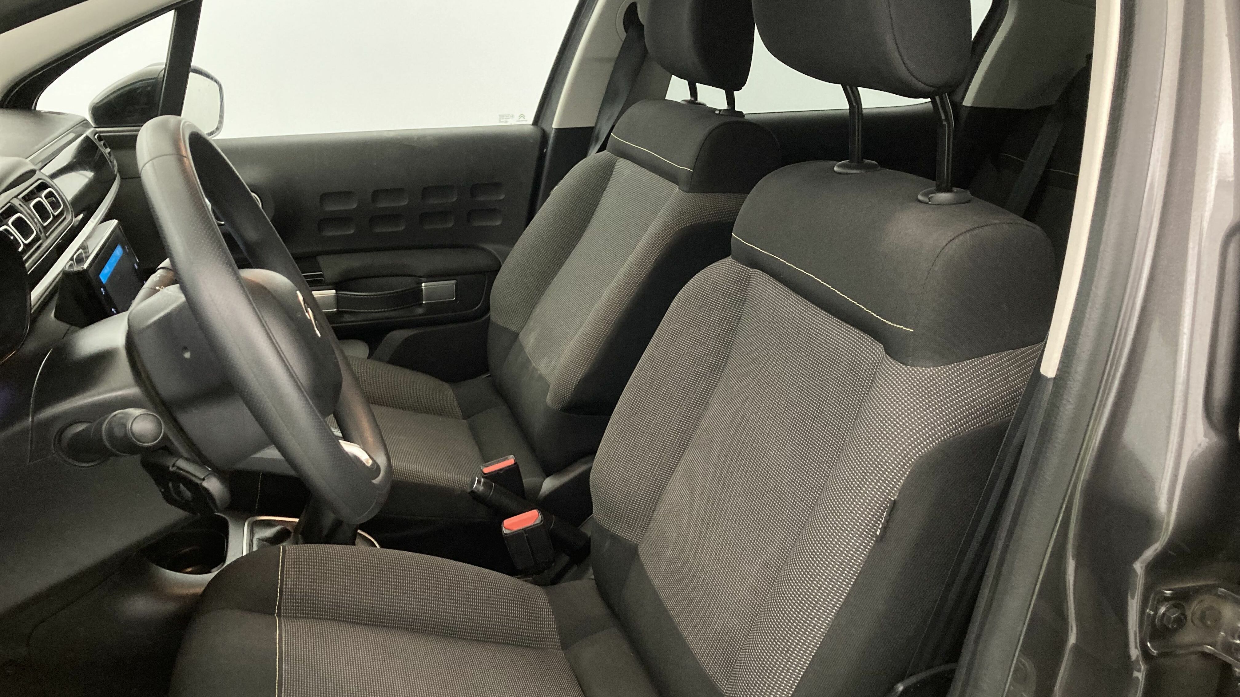 citroen c3 origin max 1.2 PURETECH 83 2024 gris platino / negro 13