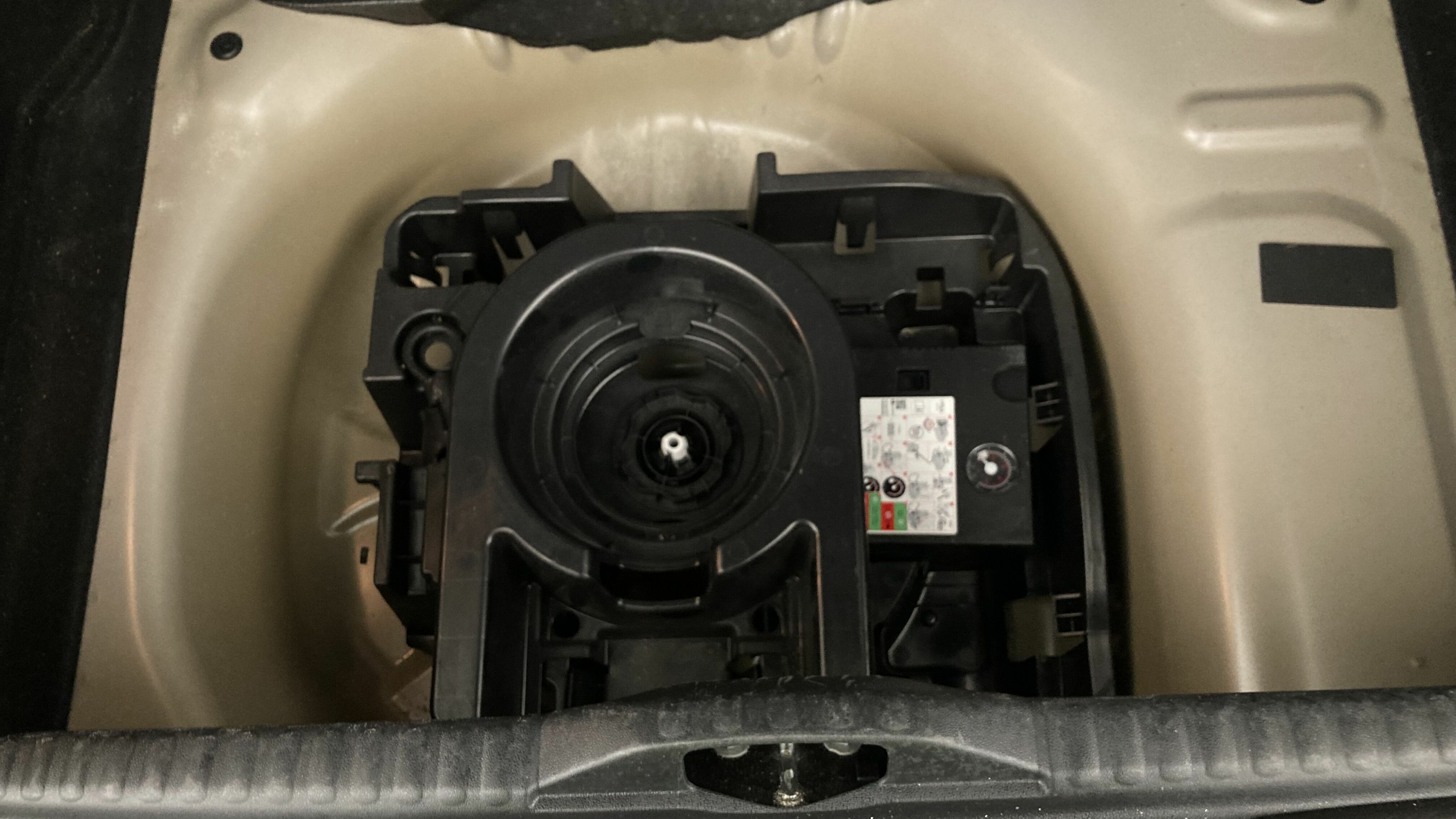 citroen c3 origin max 1.2 PURETECH 83 2024 gris platino / negro 22