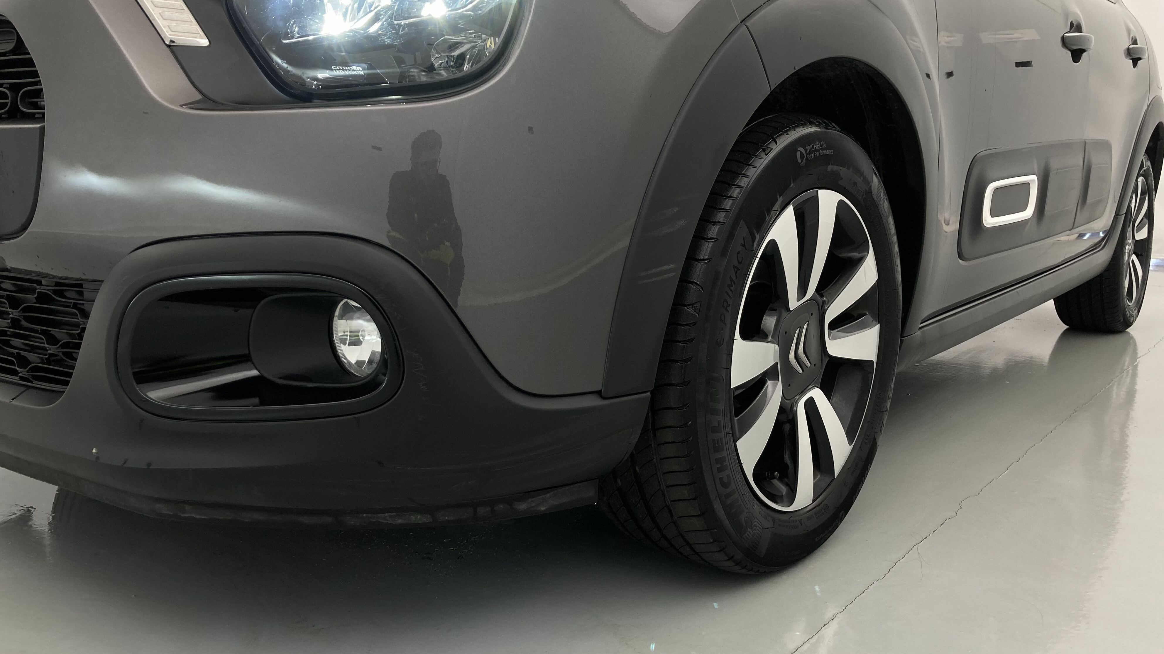 citroen c3 origin max 1.2 PURETECH 83 2024 gris platino / negro 25