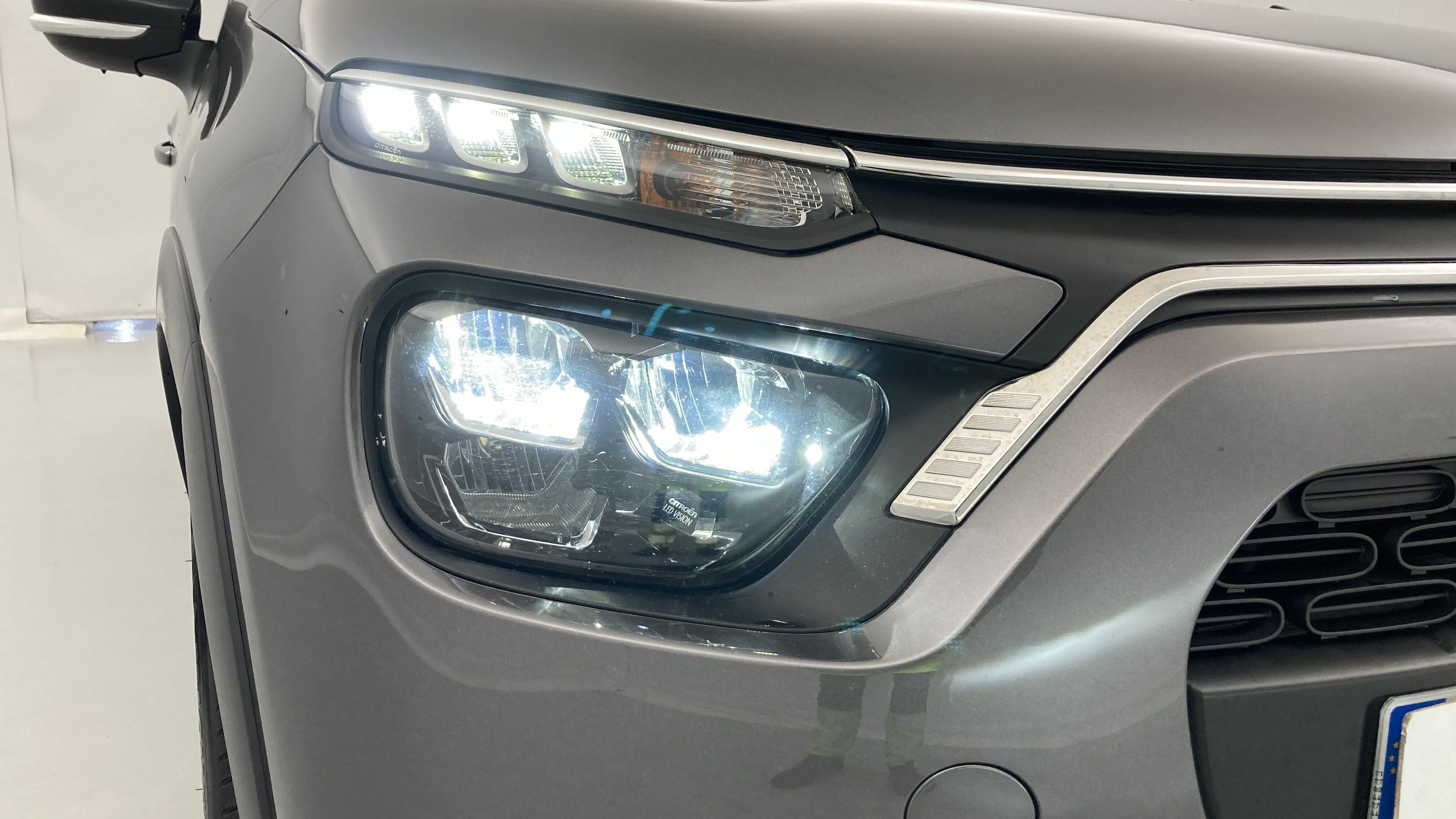 citroen c3 origin max 1.2 PURETECH 83 2024 gris platino / negro 28