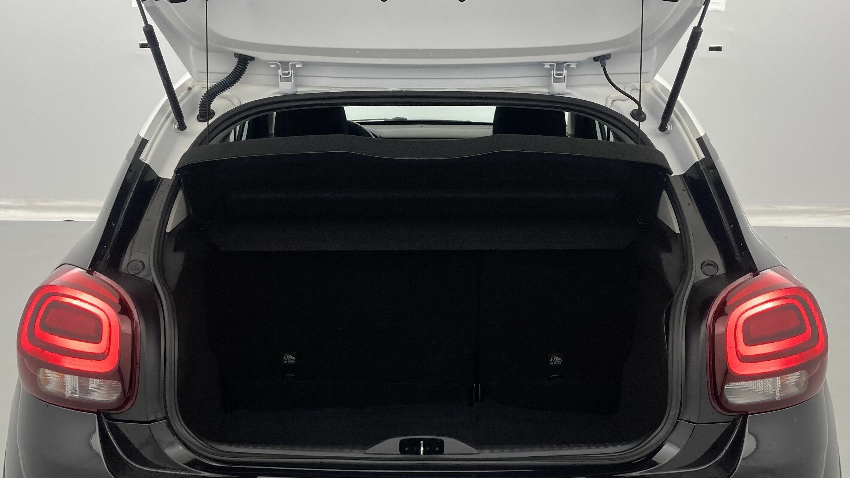 citroen c3 origin max 1.2 PURETECH 83 2024 negro perla nera / blanco 24