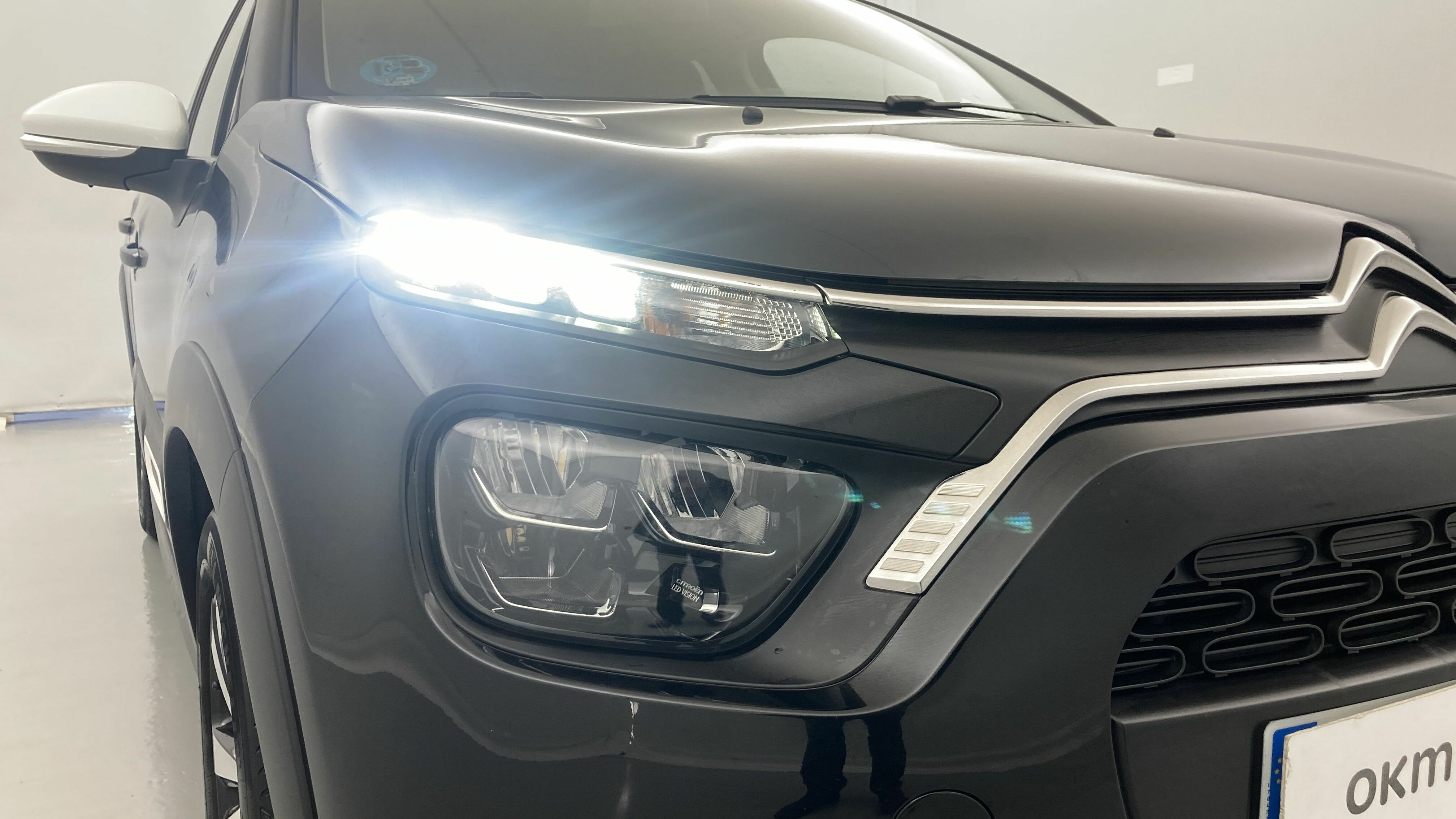 citroen c3 origin max 1.2 PURETECH 83 2024 negro perla nera / blanco 29