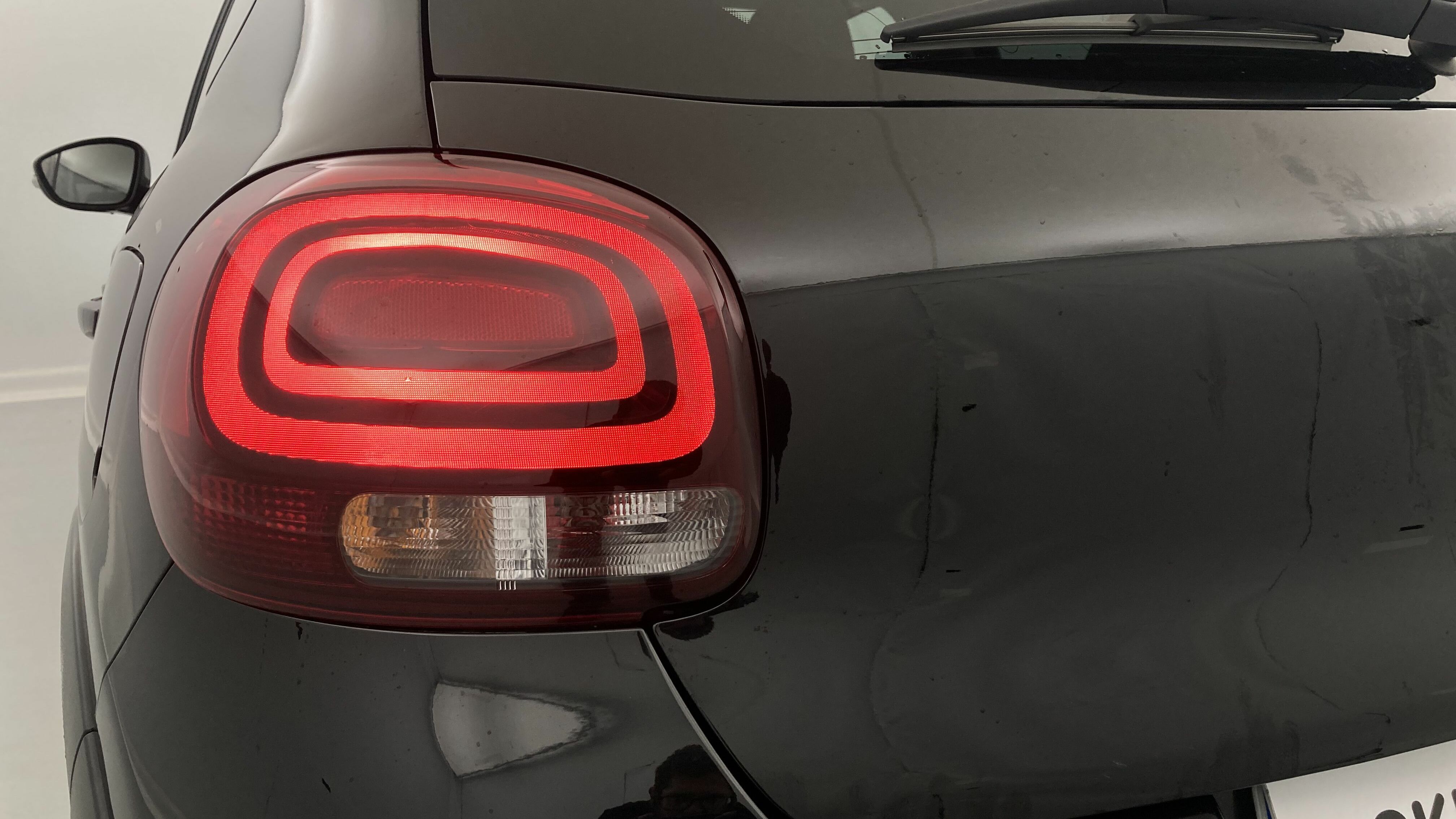 citroen c3 origin max 1.2 PURETECH 83 2024 negro perla nera / blanco 30