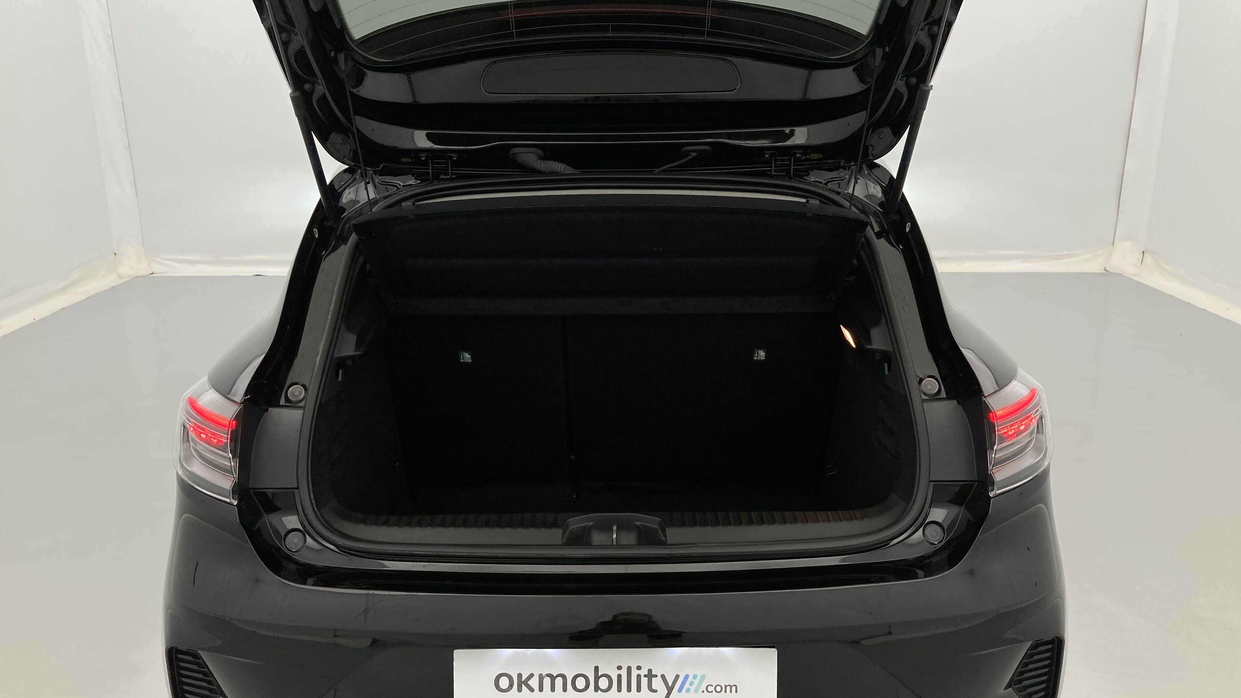 renault clio evolution 1.5 DCI 100 2025 negro brillante 24