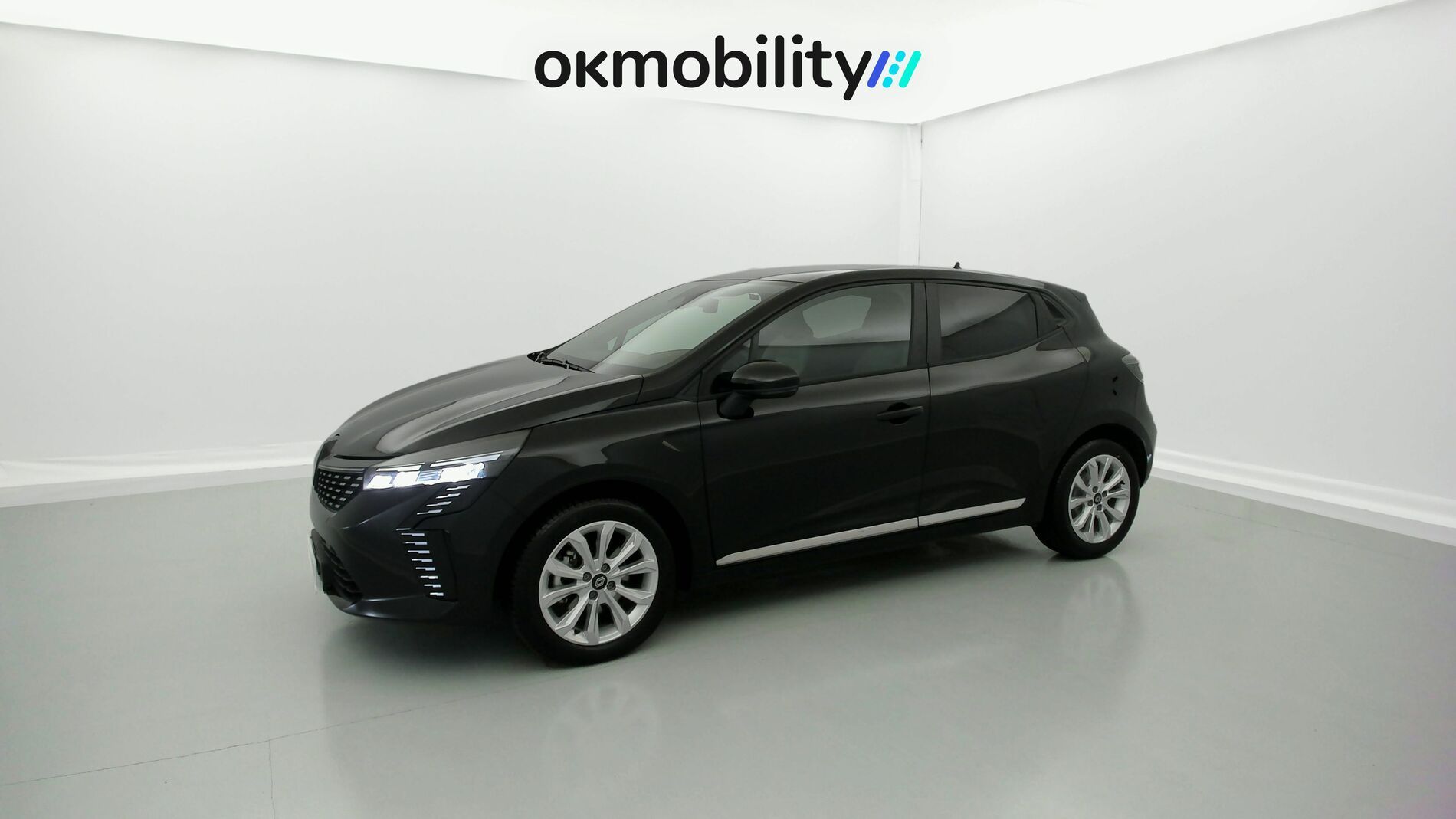 renault clio evolution 1.5 DCI 100 2025 negro brillante 5