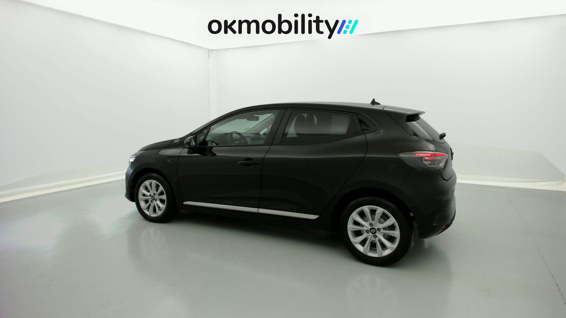 renault clio evolution 1.5 DCI 100 2025 negro brillante 8