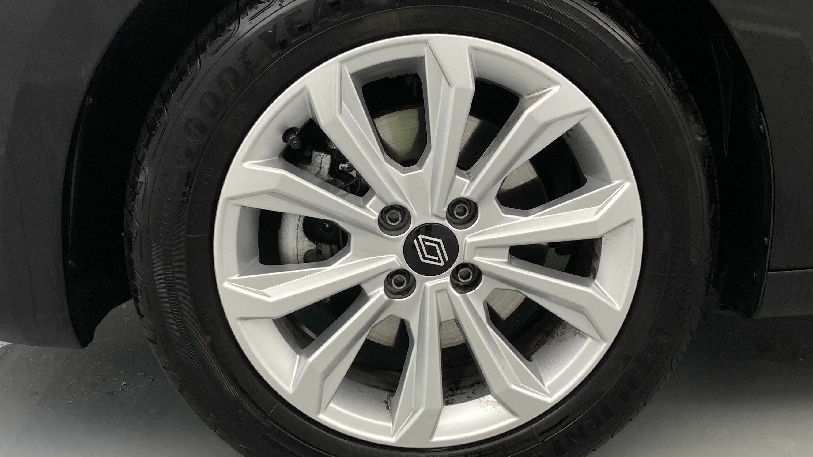 renault clio evolution 1.5 DCI 100 2025 negro brillante 26