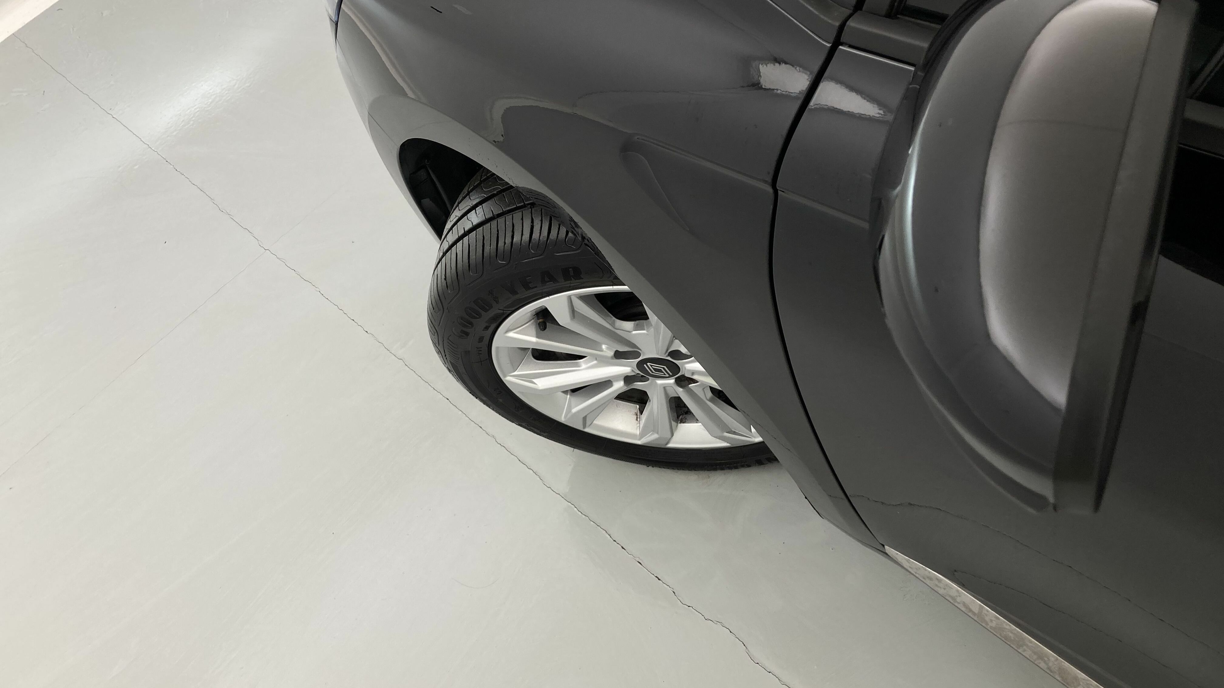 renault clio evolution 1.5 DCI 100 2025 negro brillante 27