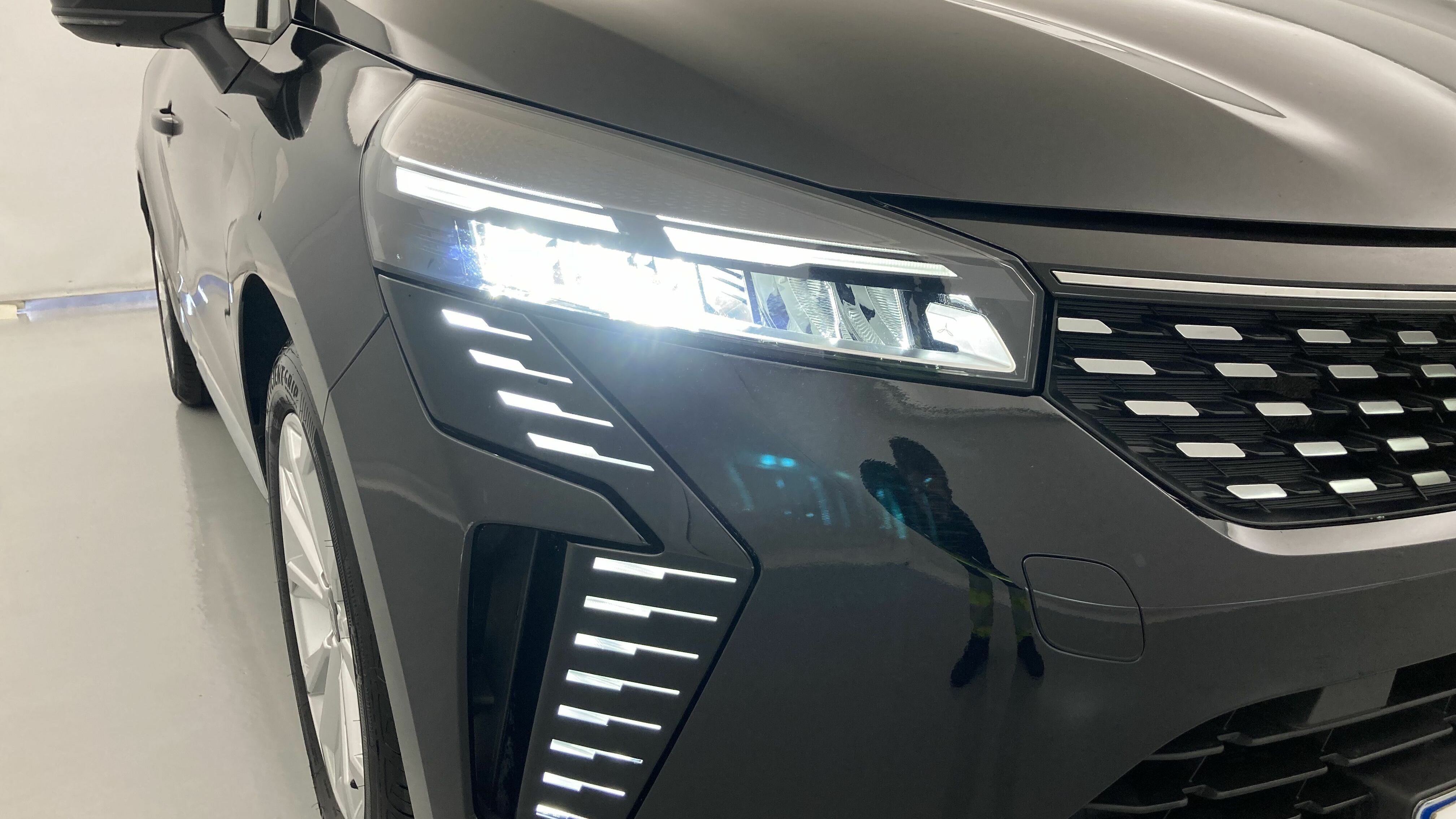 renault clio evolution 1.5 DCI 100 2025 negro brillante 28