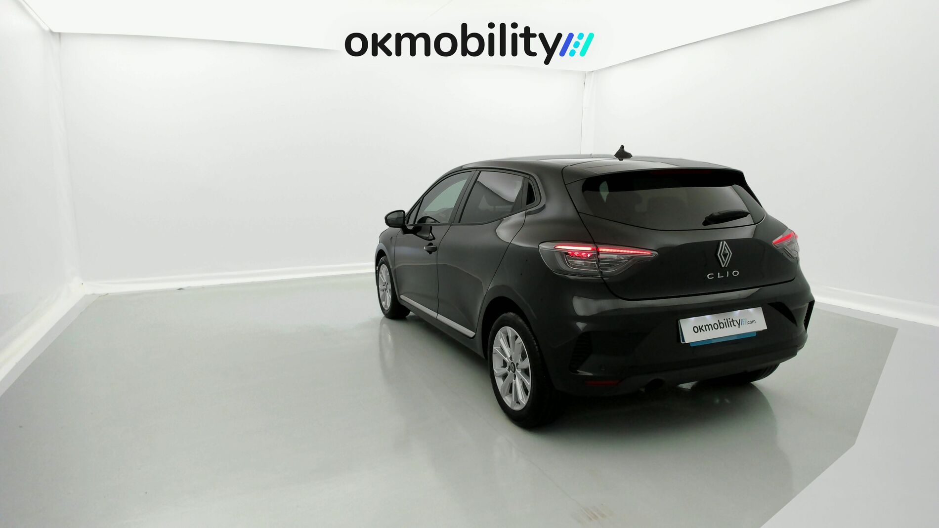 renault clio evolution 1.5 DCI 100 2025 negro brillante 8