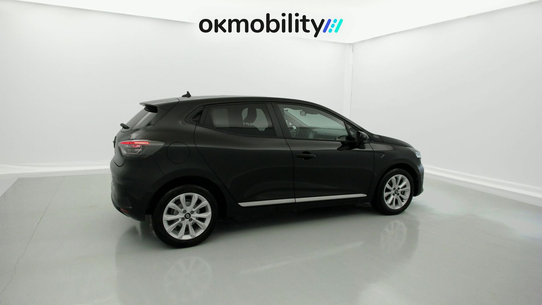 renault clio evolution 1.5 DCI 100 2025 negro brillante 11