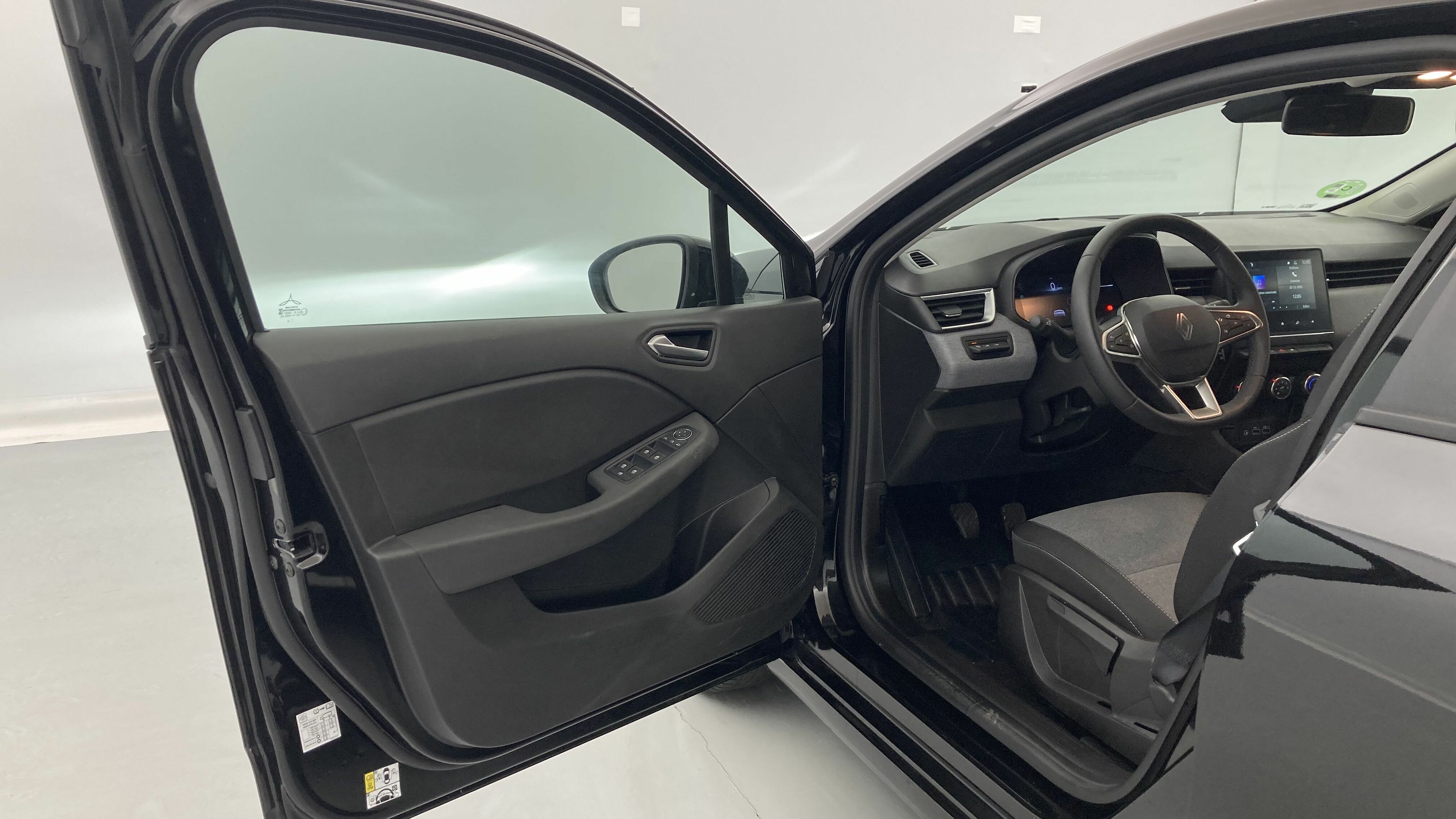 renault clio evolution 1.5 DCI 100 2025 negro brillante 12