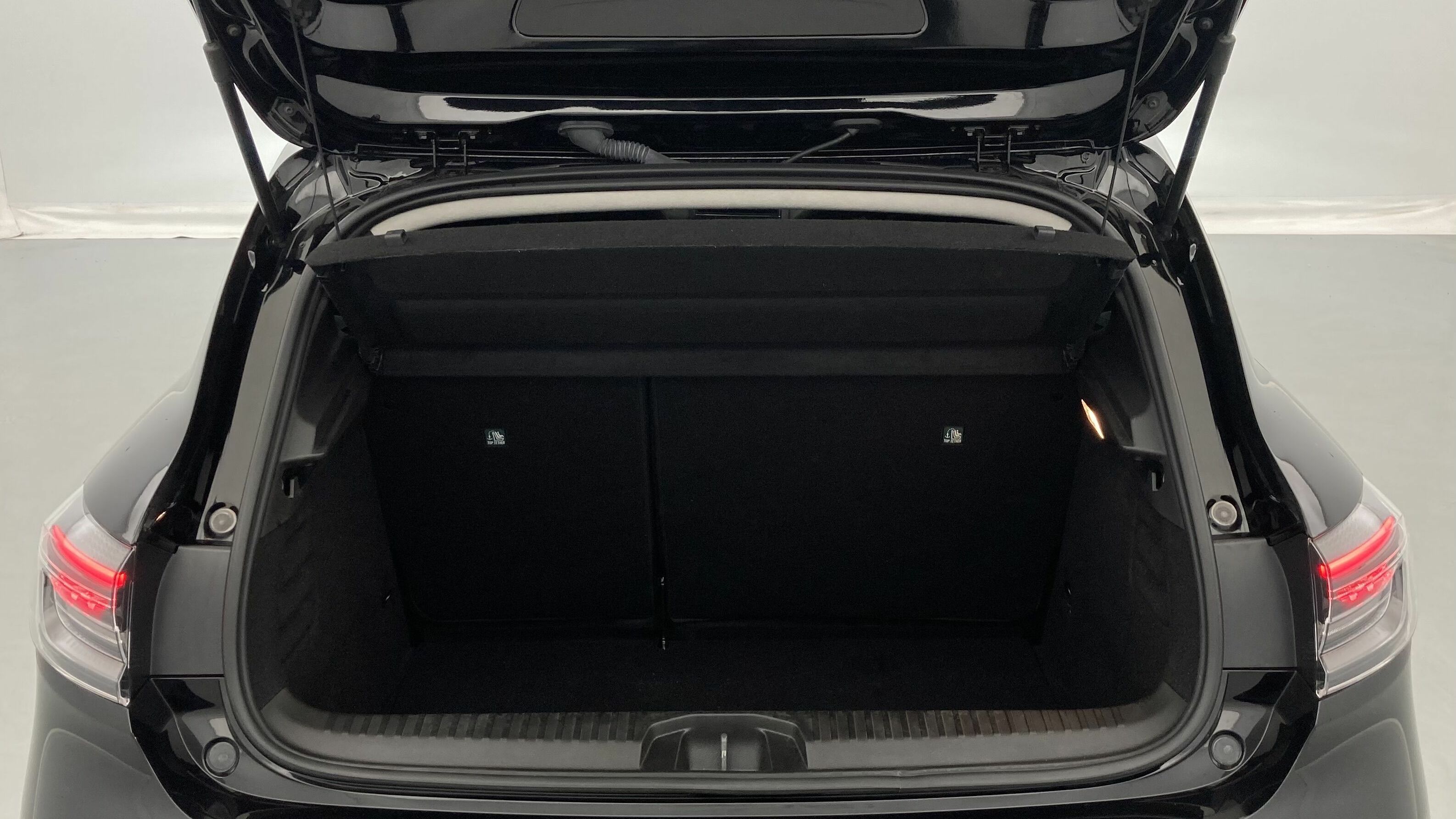 renault clio evolution 1.5 DCI 100 2025 negro brillante 23