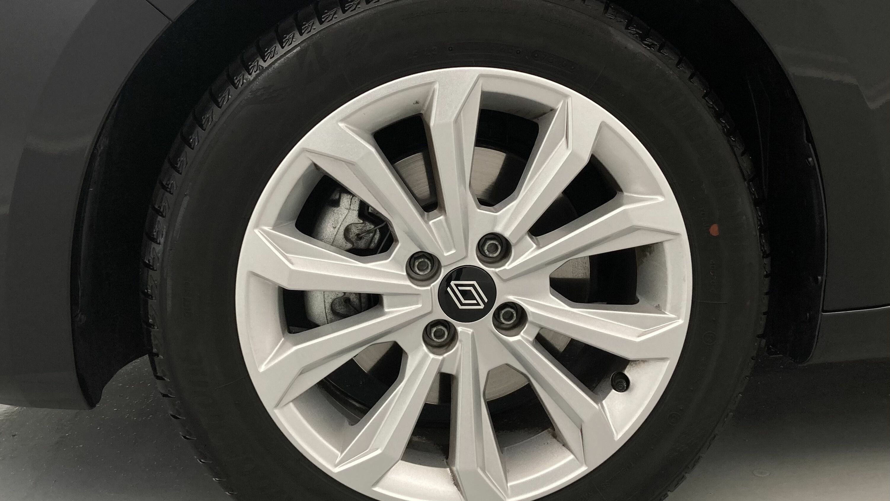 renault clio evolution 1.5 DCI 100 2025 negro brillante 26