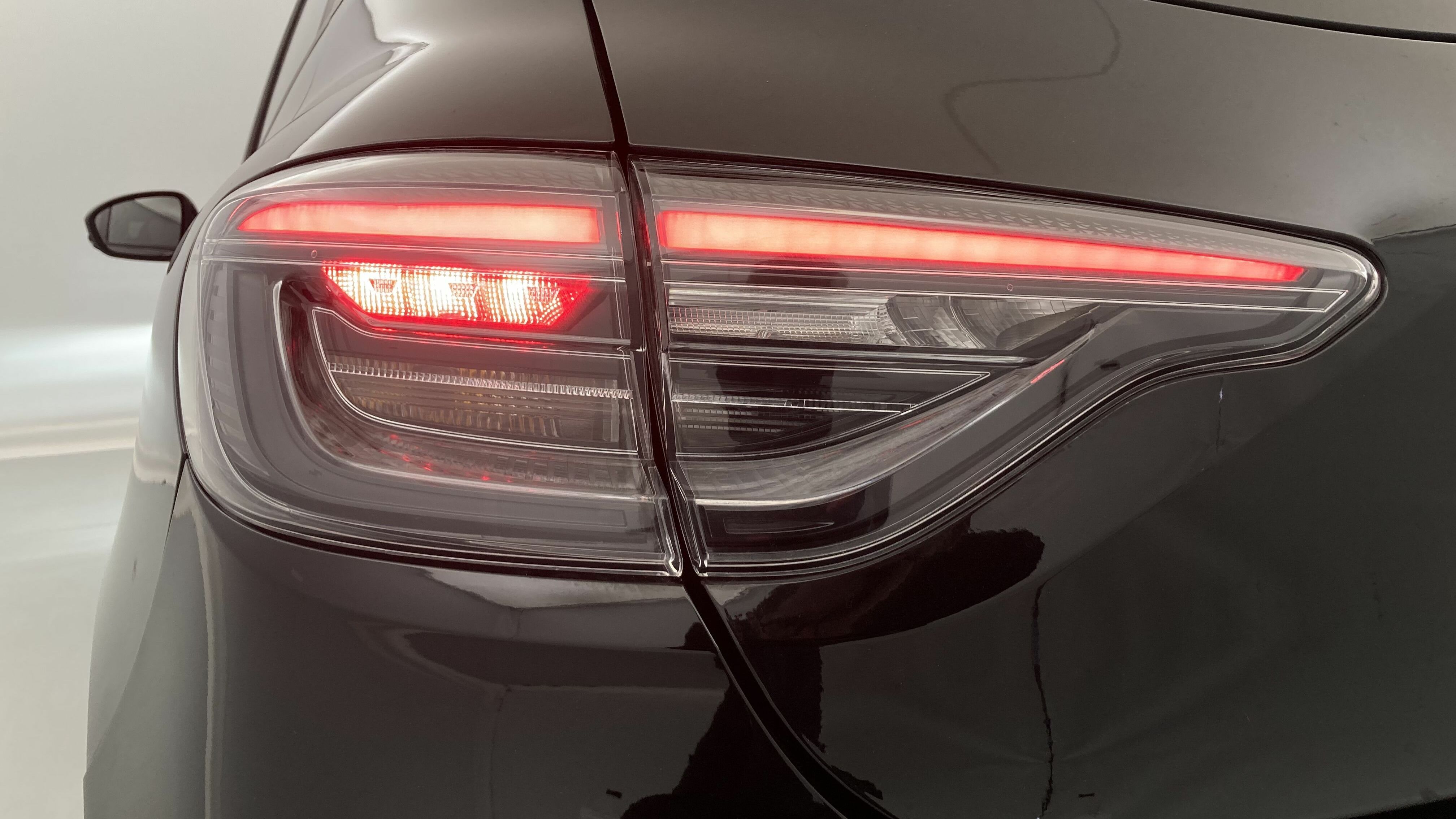 renault clio evolution 1.5 DCI 100 2025 negro brillante 29