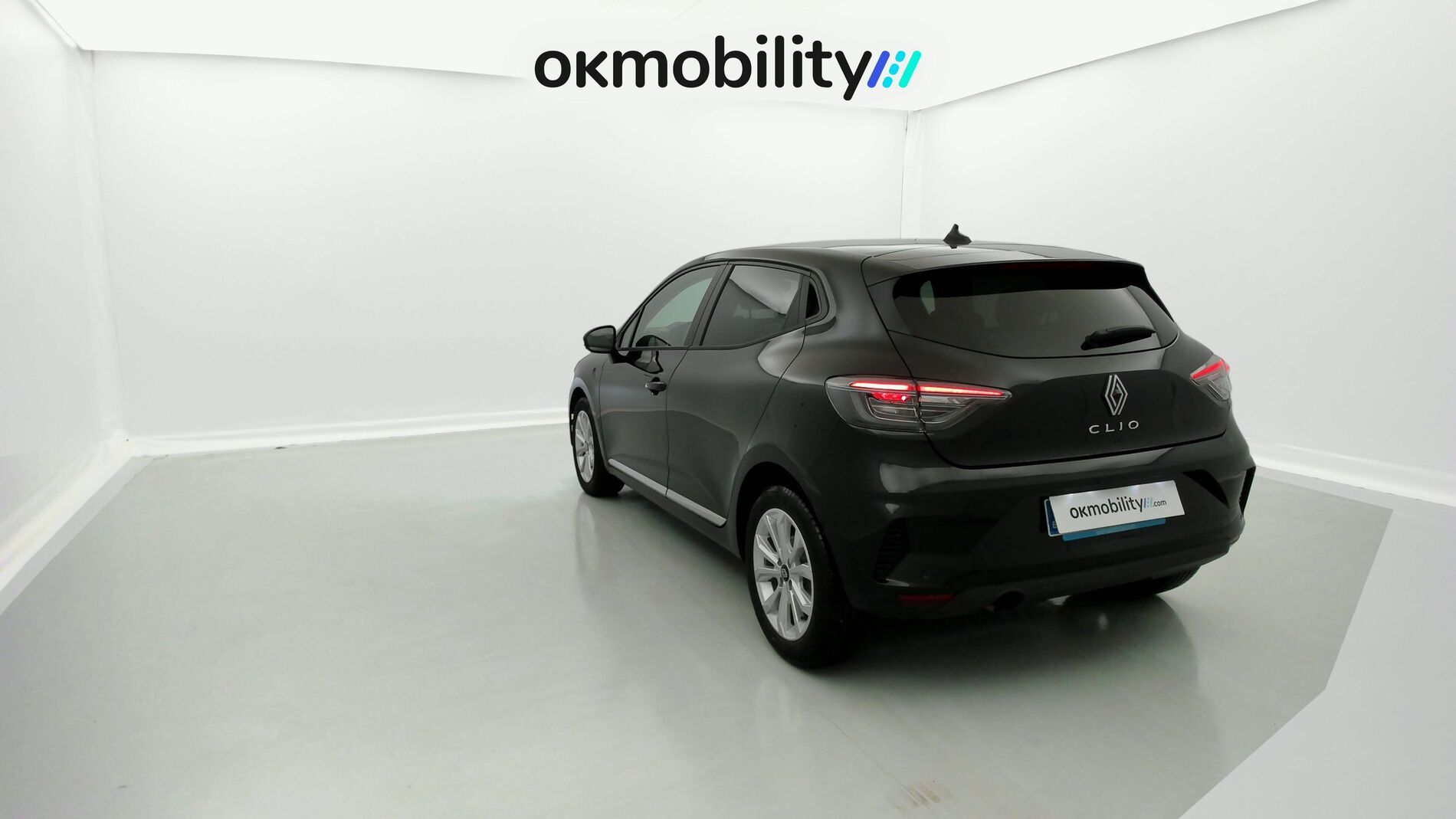 renault clio evolution 1.5 DCI 100 2025 negro brillante 8