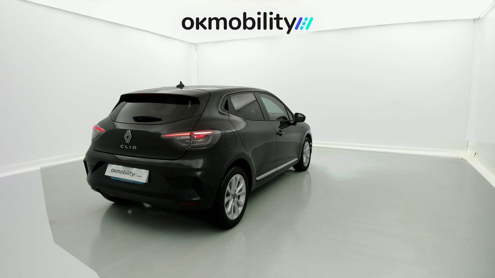 renault clio evolution 1.5 DCI 100 2025 negro brillante 10