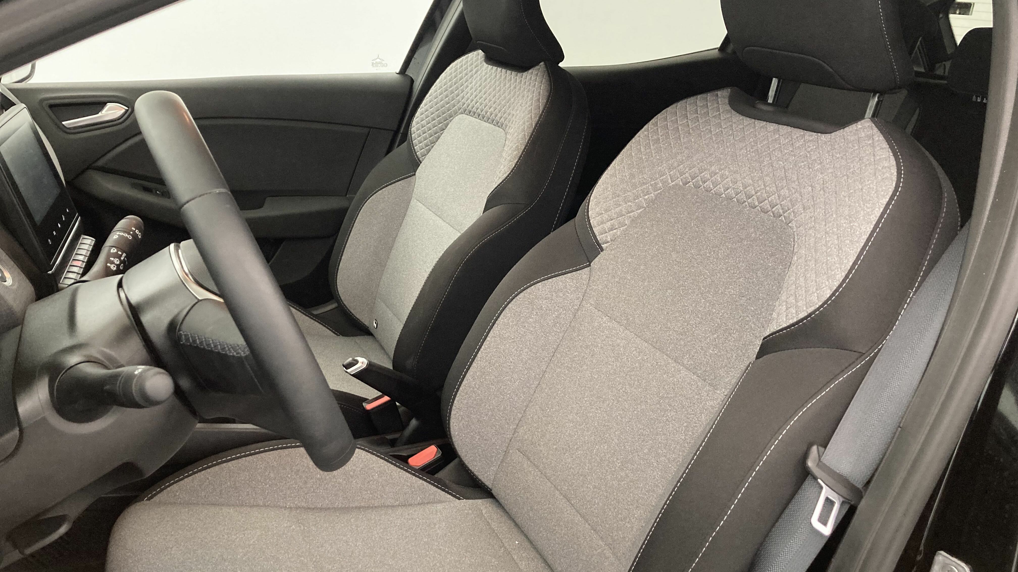 renault clio evolution 1.5 DCI 100 2025 negro brillante 13