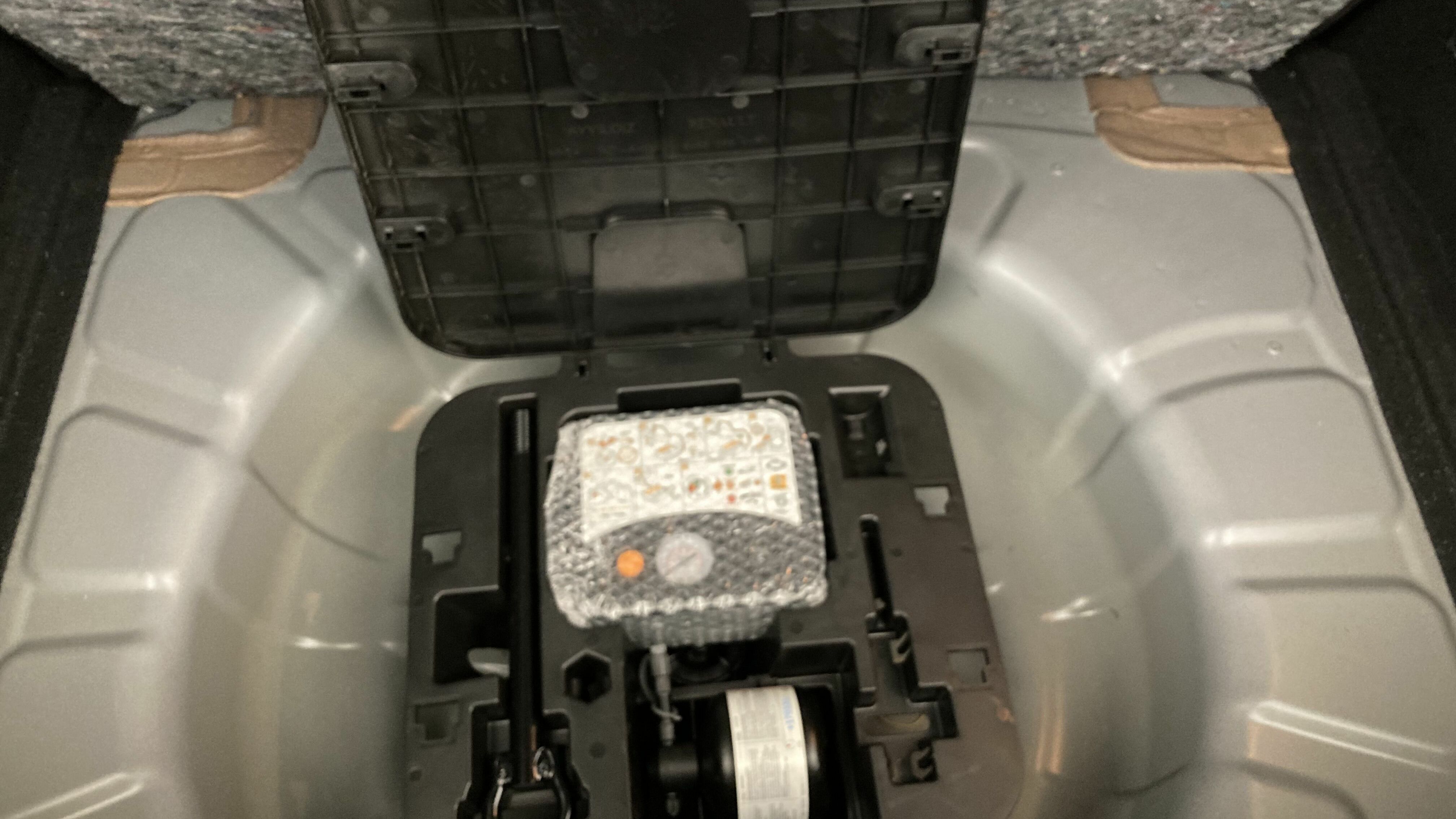 renault clio evolution 1.5 DCI 100 2025 negro brillante 22