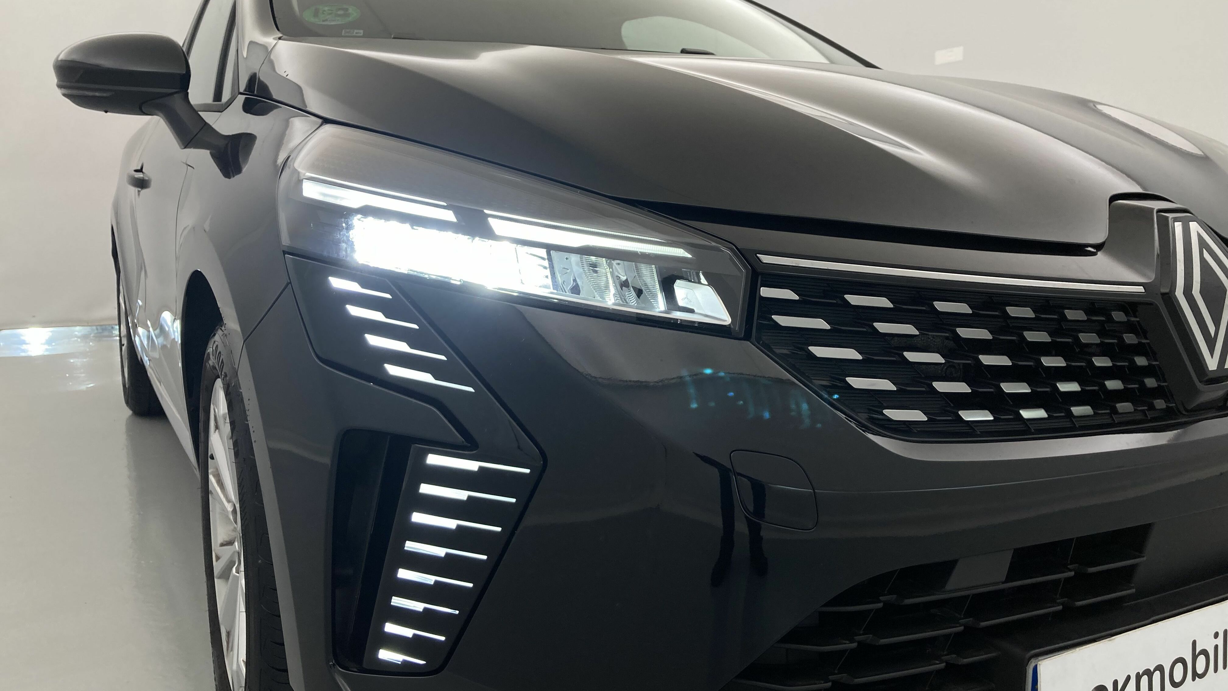 renault clio evolution 1.5 DCI 100 2025 negro brillante 28