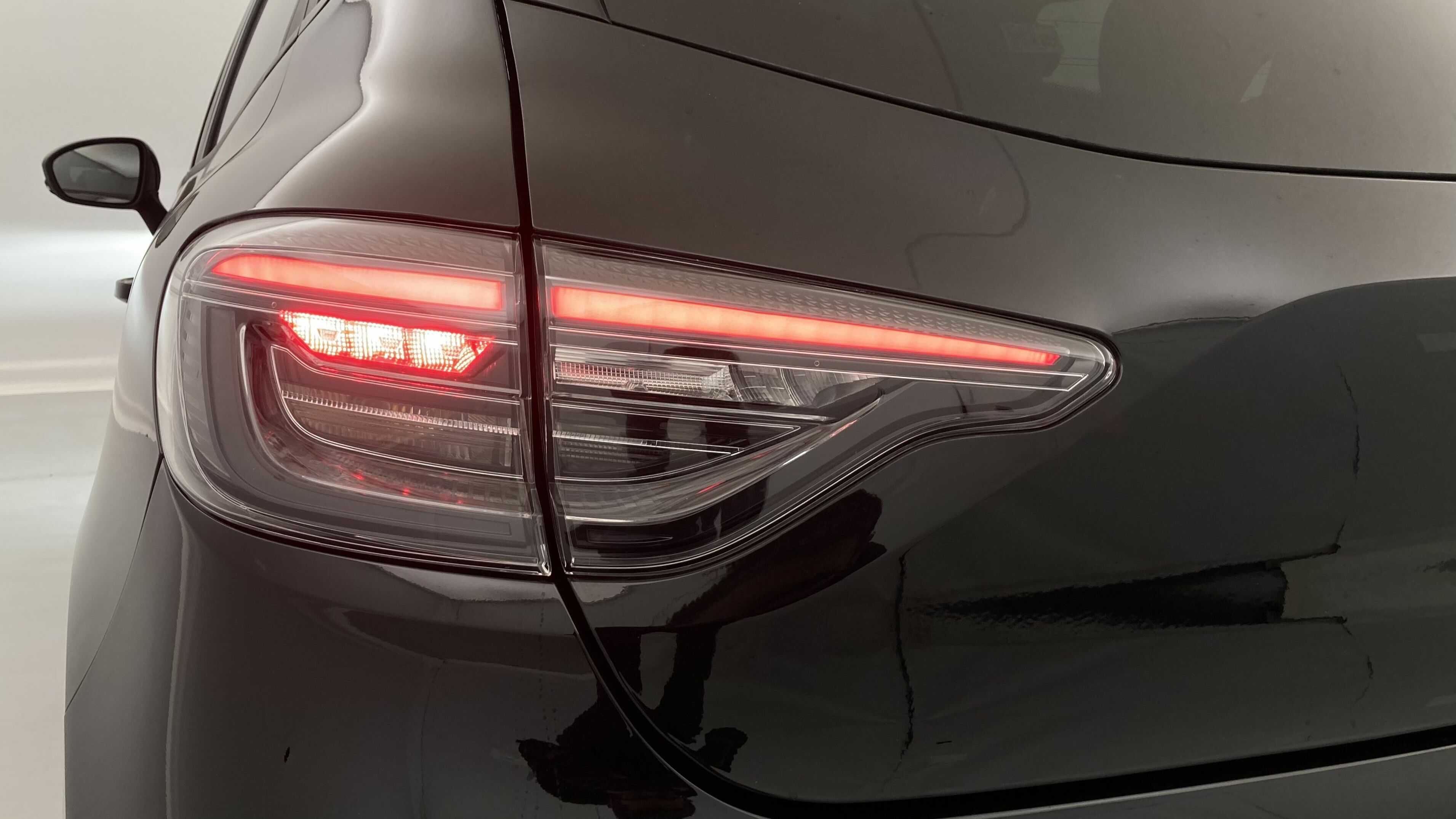 renault clio evolution 1.5 DCI 100 2025 negro brillante 29