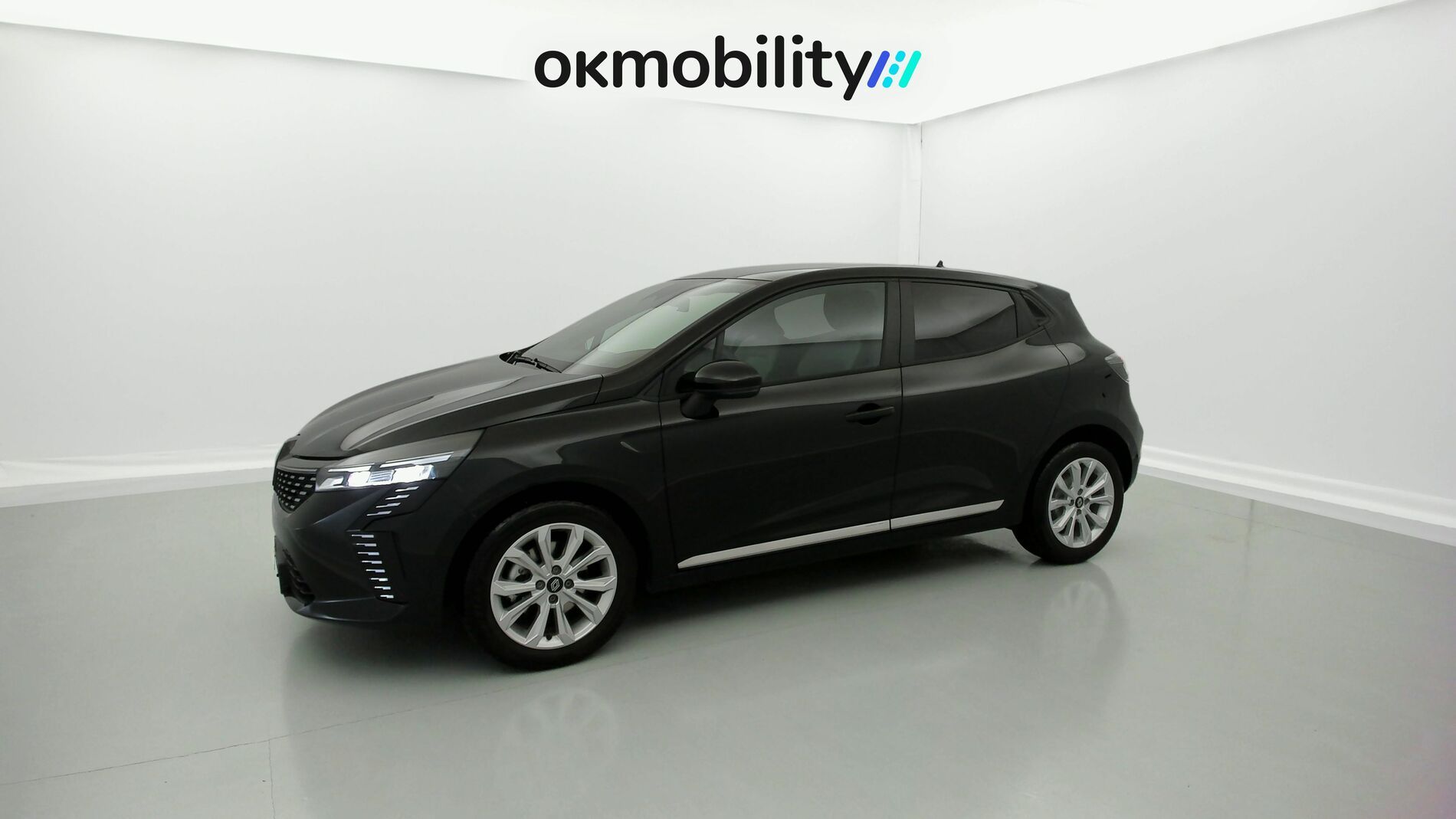 renault clio evolution 1.5 DCI 100 2025 negro brillante 4