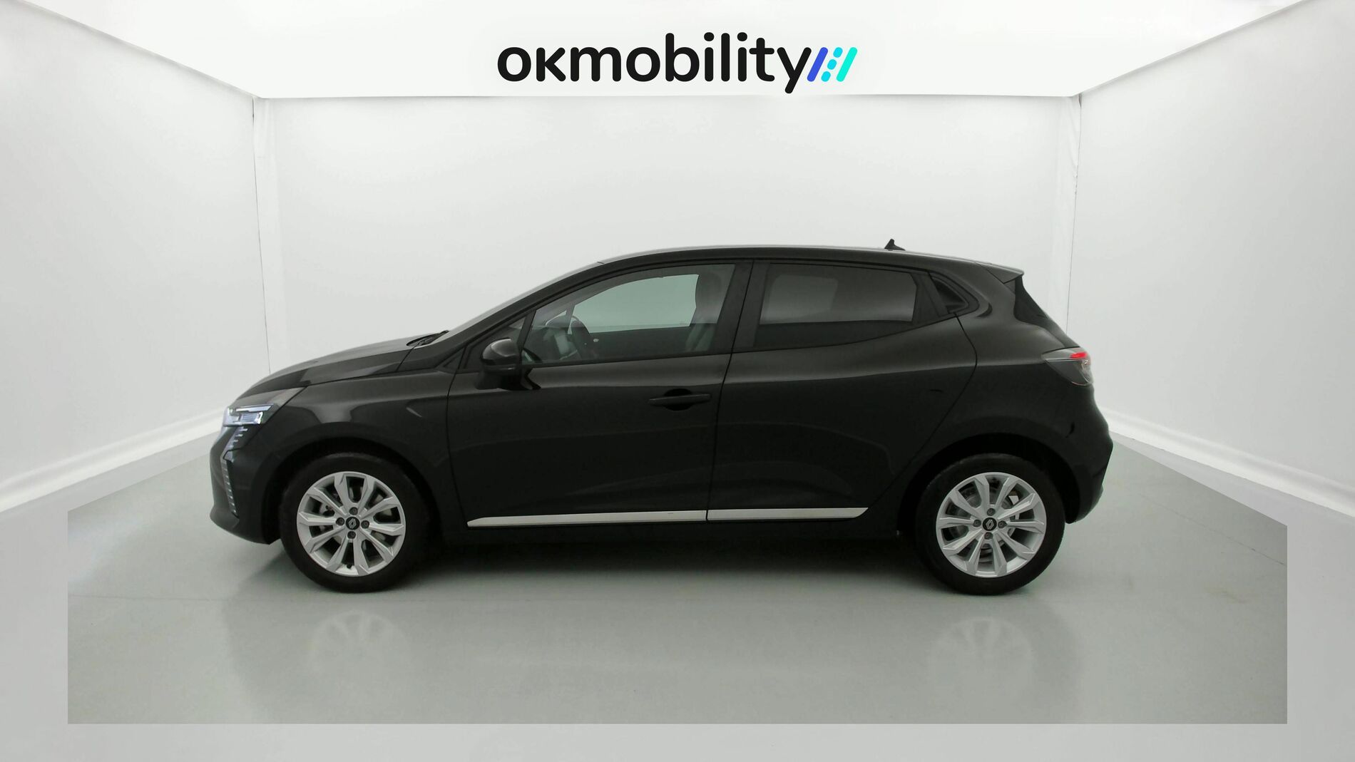 renault clio evolution 1.5 DCI 100 2025 negro brillante 5