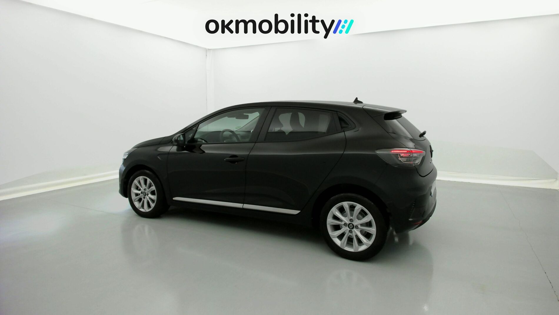 renault clio evolution 1.5 DCI 100 2025 negro brillante 7