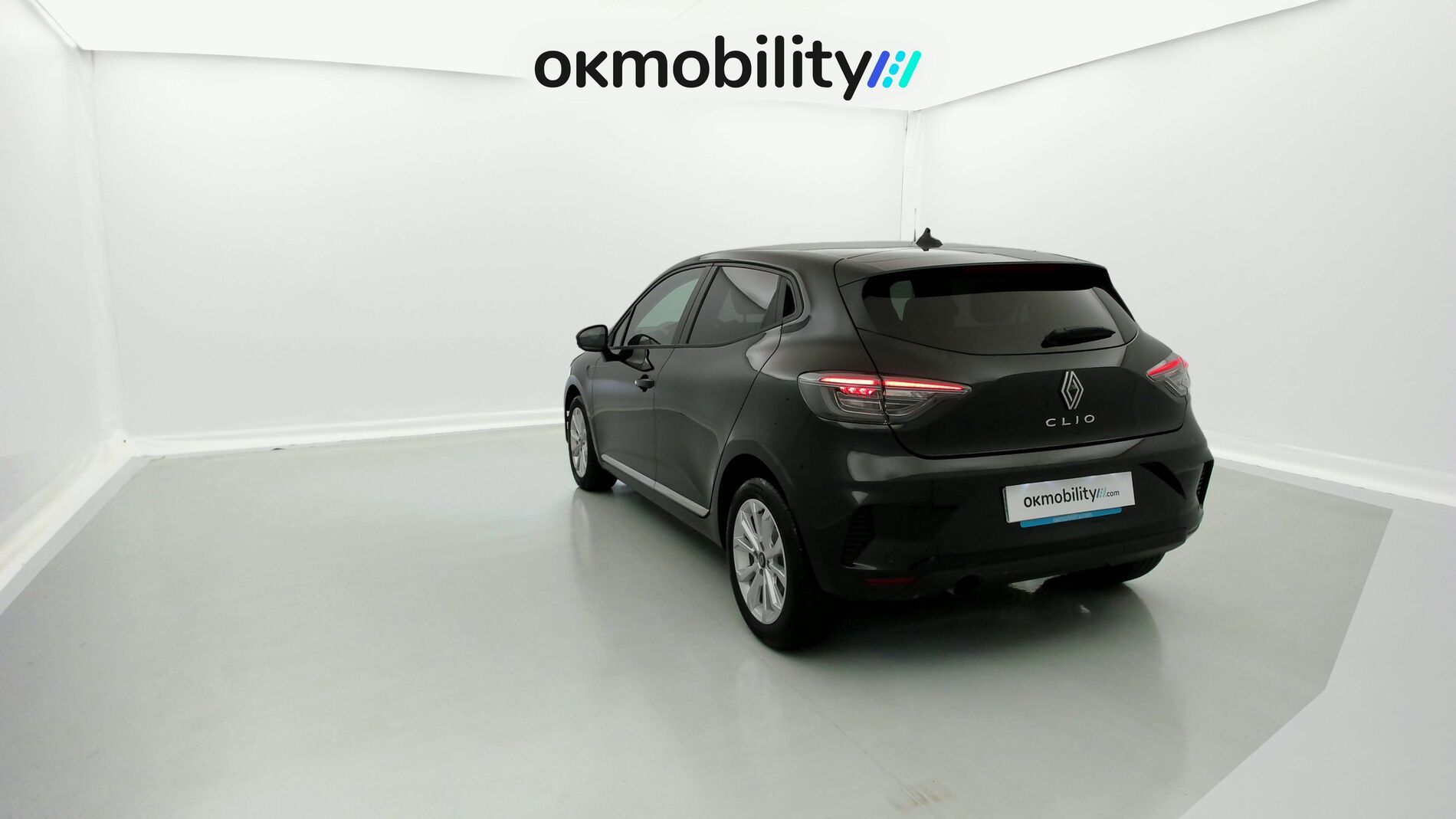 renault clio evolution 1.5 DCI 100 2025 negro brillante 8