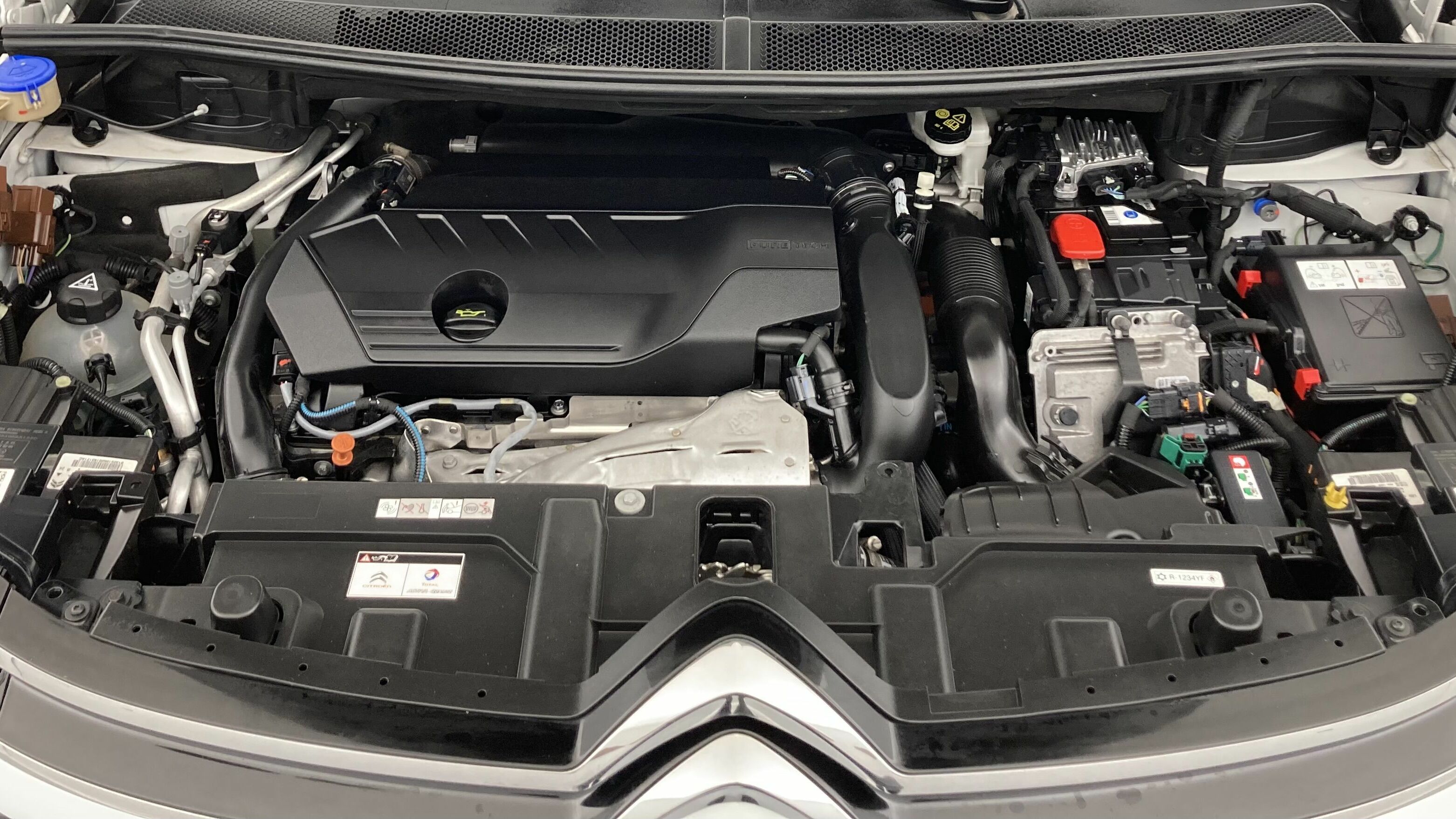 citroen c5 aircross shine 1.6 PURETECH HYBRID 225 E-EAT 2022 blanco nacarado / negro 20