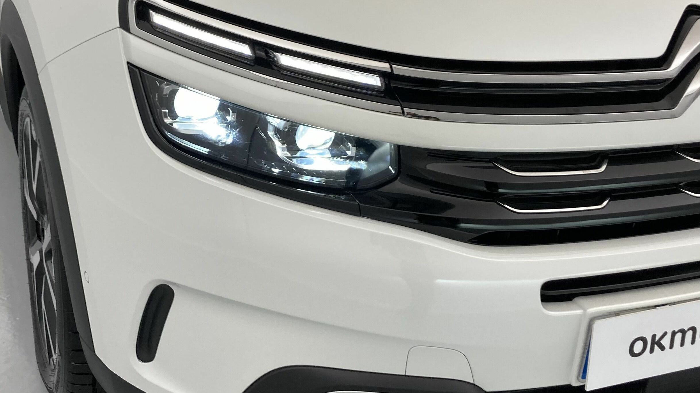 citroen c5 aircross shine 1.6 PURETECH HYBRID 225 E-EAT 2022 blanco nacarado / negro 24