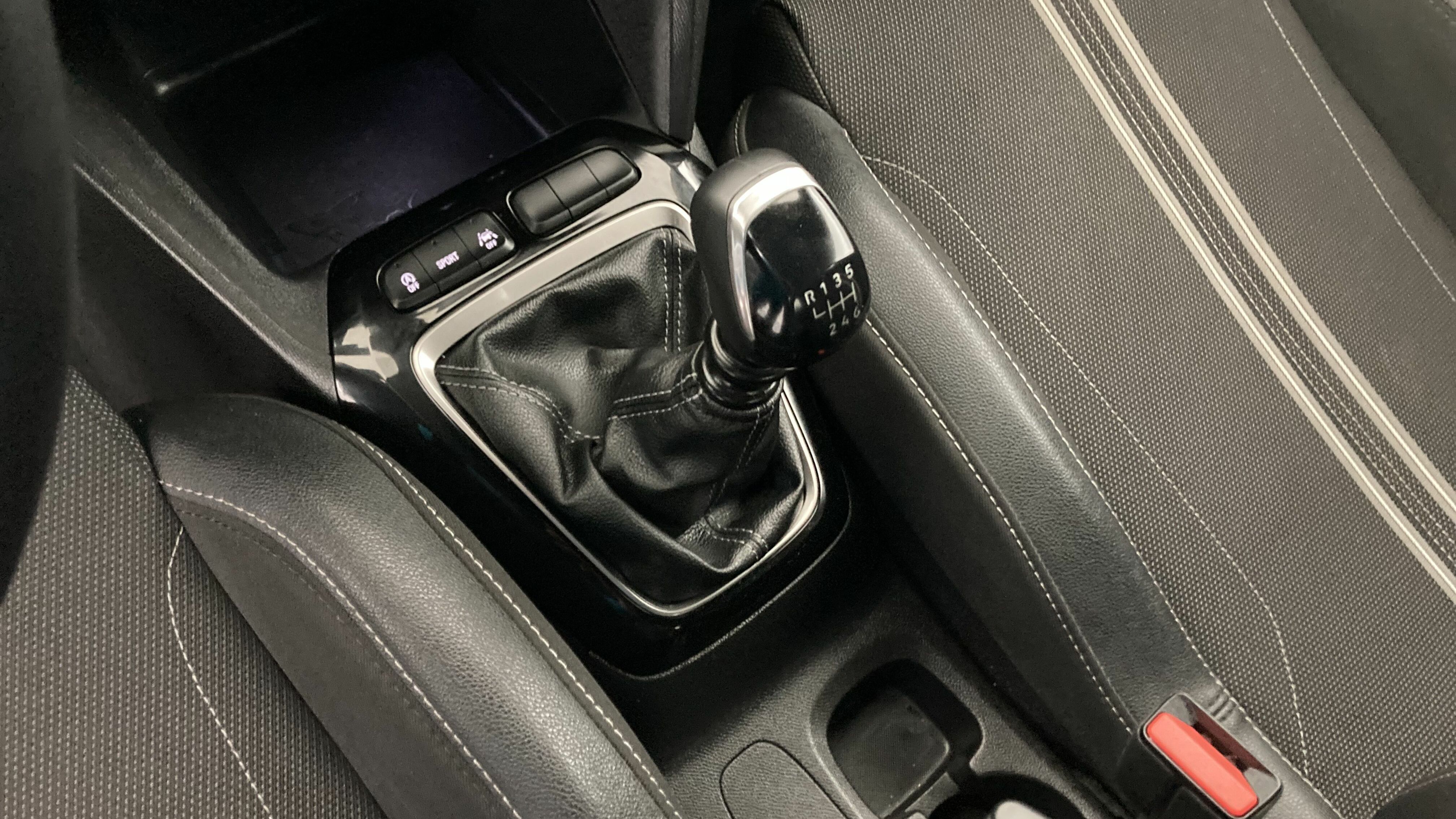 opel corsa gs 1.2T 100 2024 grifik grey 16