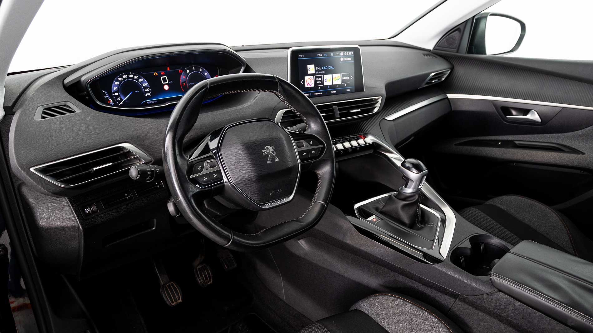 peugeot 3008 active 1.2 PURETECH 130 2018 gris 14